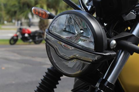 2023 Moto Guzzi V7 Stone in Gainesville, Florida - Photo 8