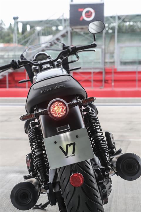 2024 Moto Guzzi V7 Stone Corsa in Gainesville, Florida - Photo 17