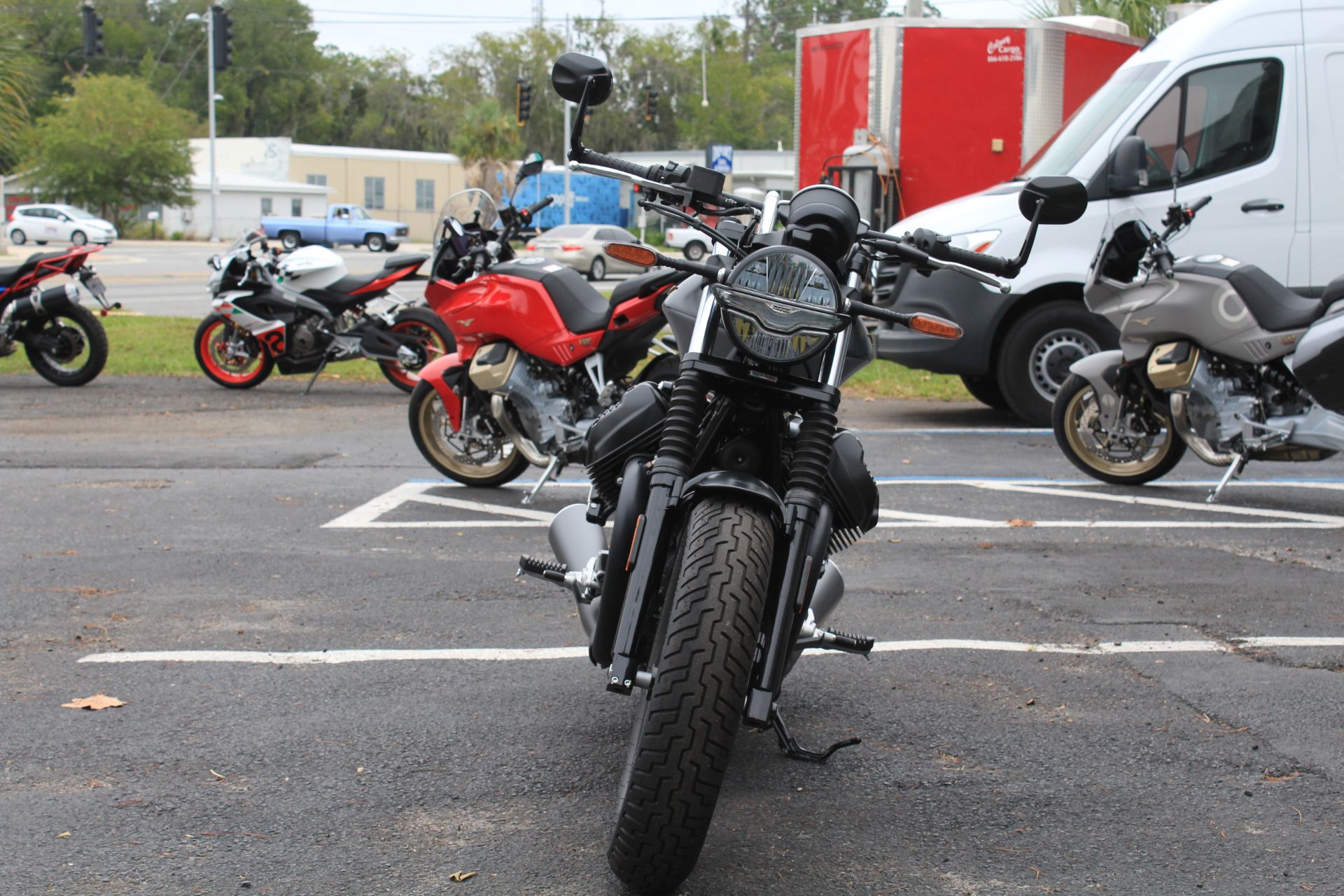2023 Moto Guzzi V9 Bobber Special Edition in Gainesville, Florida - Photo 8