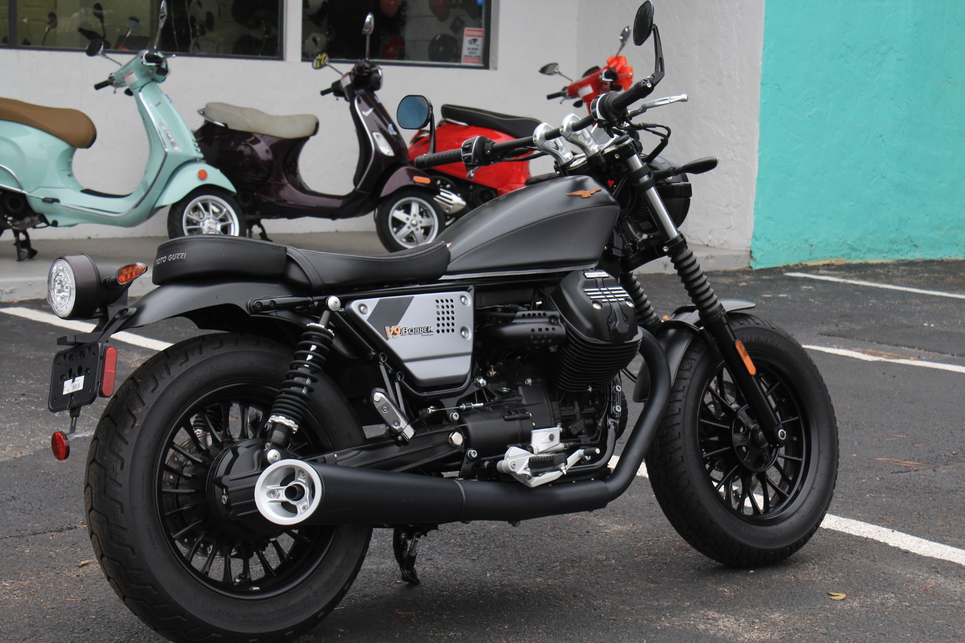 2023 Moto Guzzi V9 Bobber Special Edition in Gainesville, Florida - Photo 5