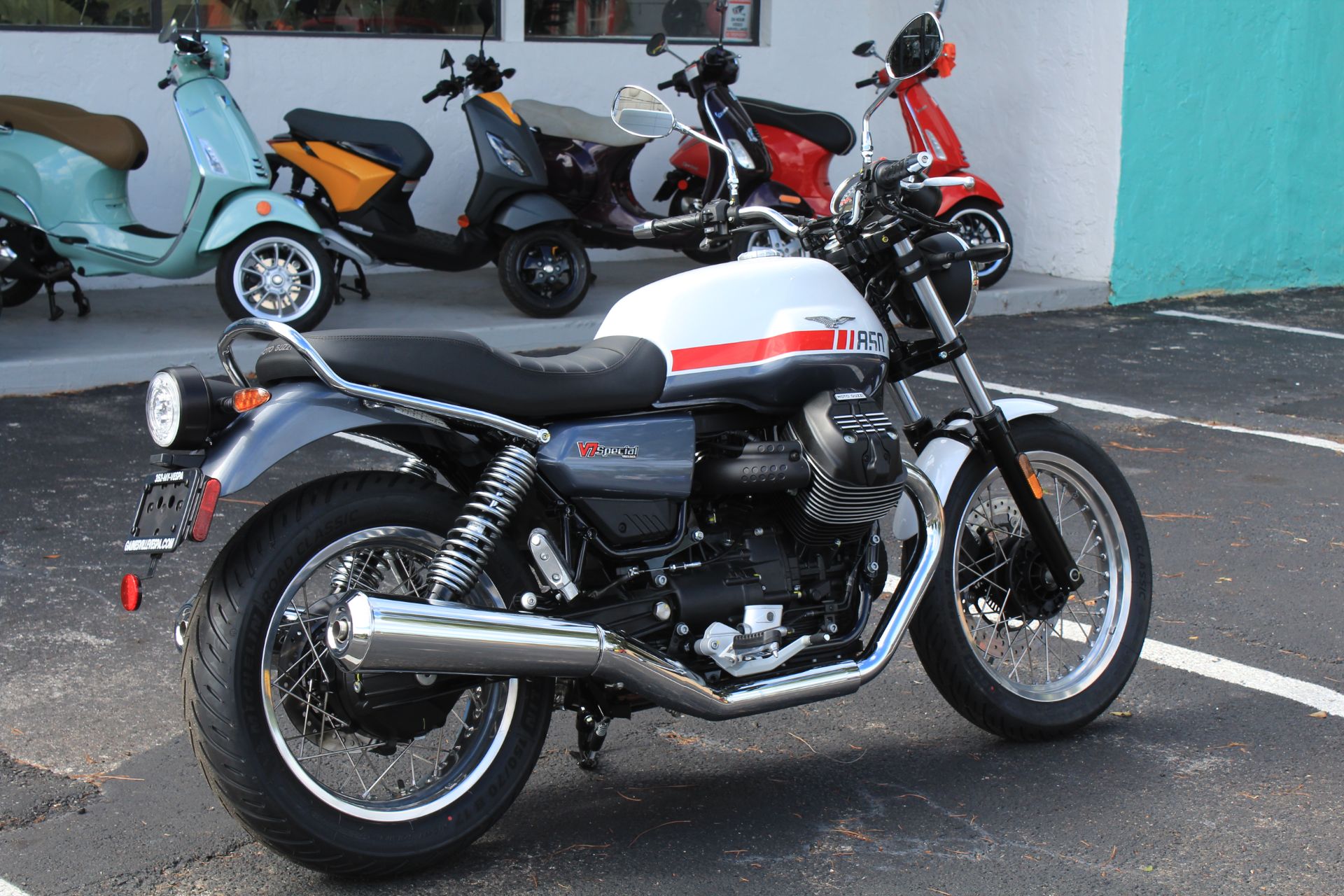 2023 Moto Guzzi V7 Special in Gainesville, Florida - Photo 4