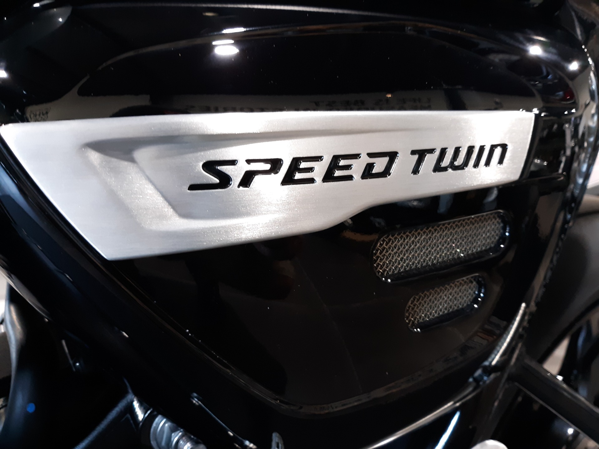 2023 Triumph SPEED TWIN BREITLING in Mooresville, North Carolina - Photo 7