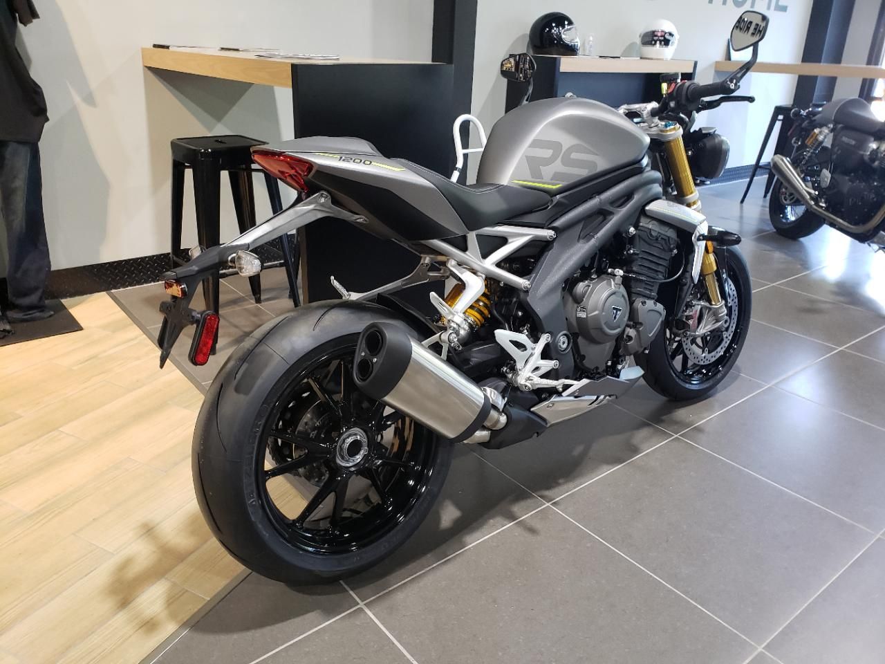 SPEED TRIPLE 1200 RS - Photo 3