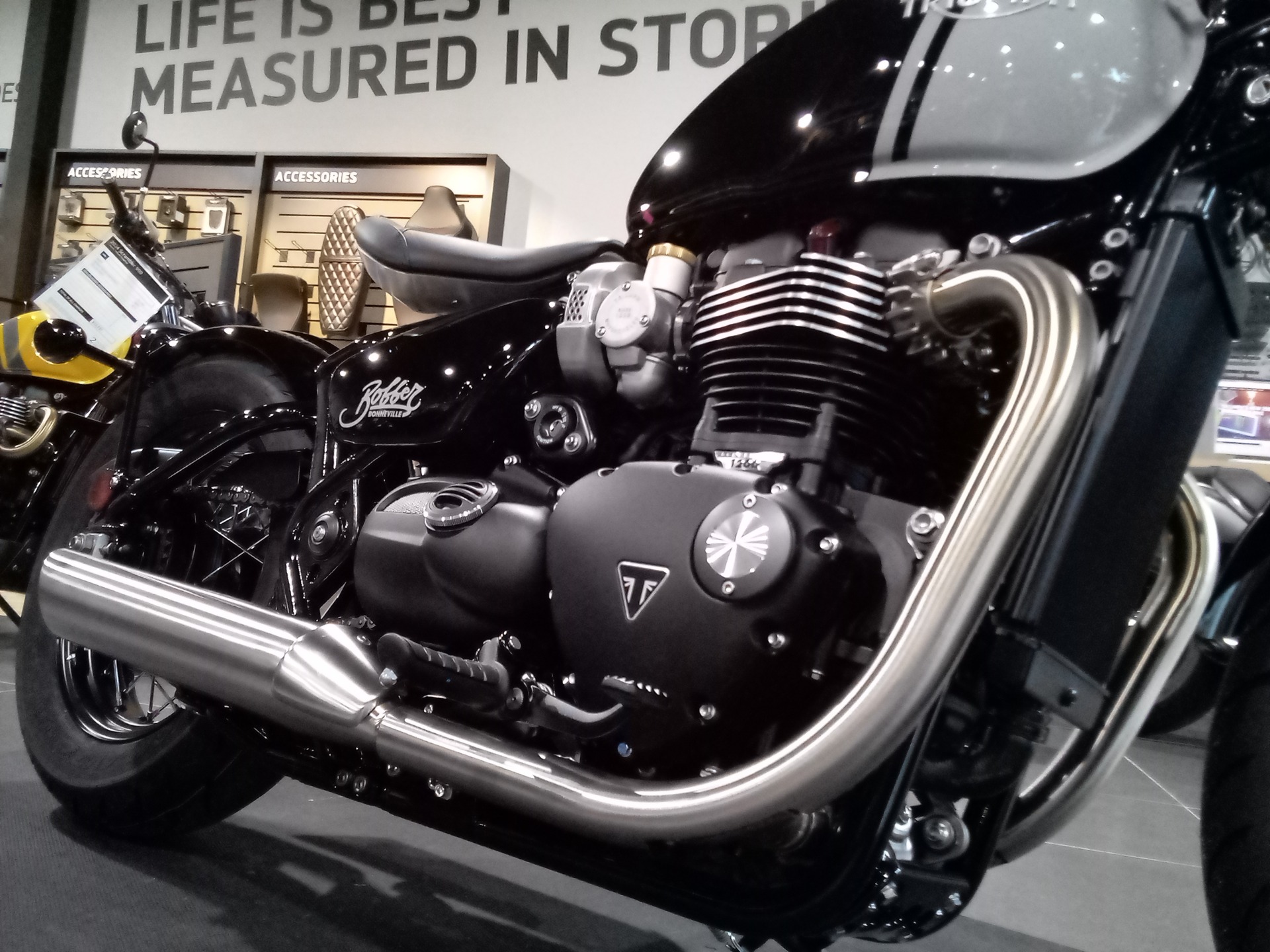 2024 Triumph Bonneville Bobber in Mooresville, North Carolina - Photo 8