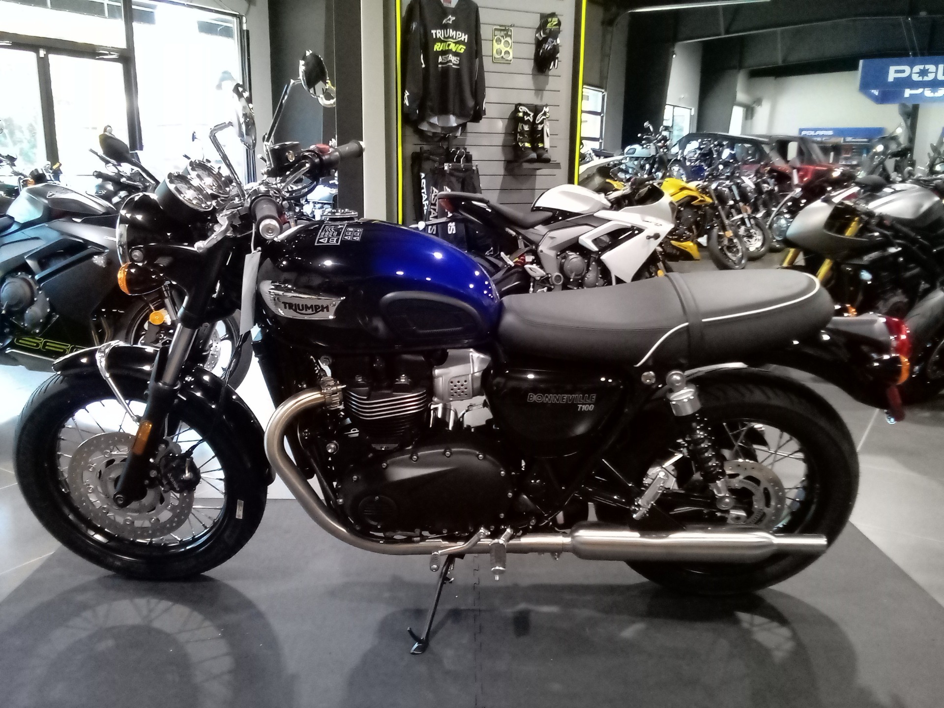 2024 Triumph Bonneville T100 in Mooresville, North Carolina - Photo 2