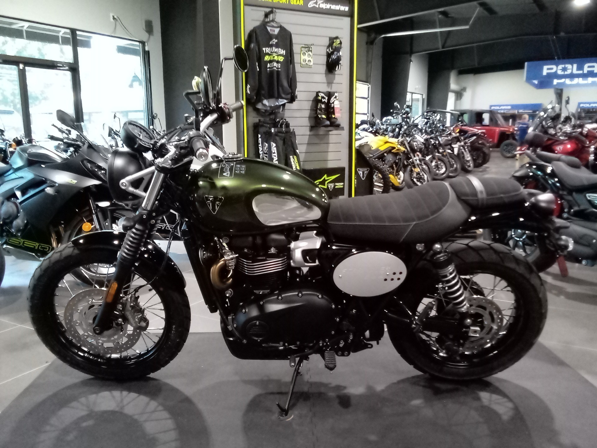 2023 Triumph Scrambler 900 Chrome Edition in Mooresville, North Carolina - Photo 2