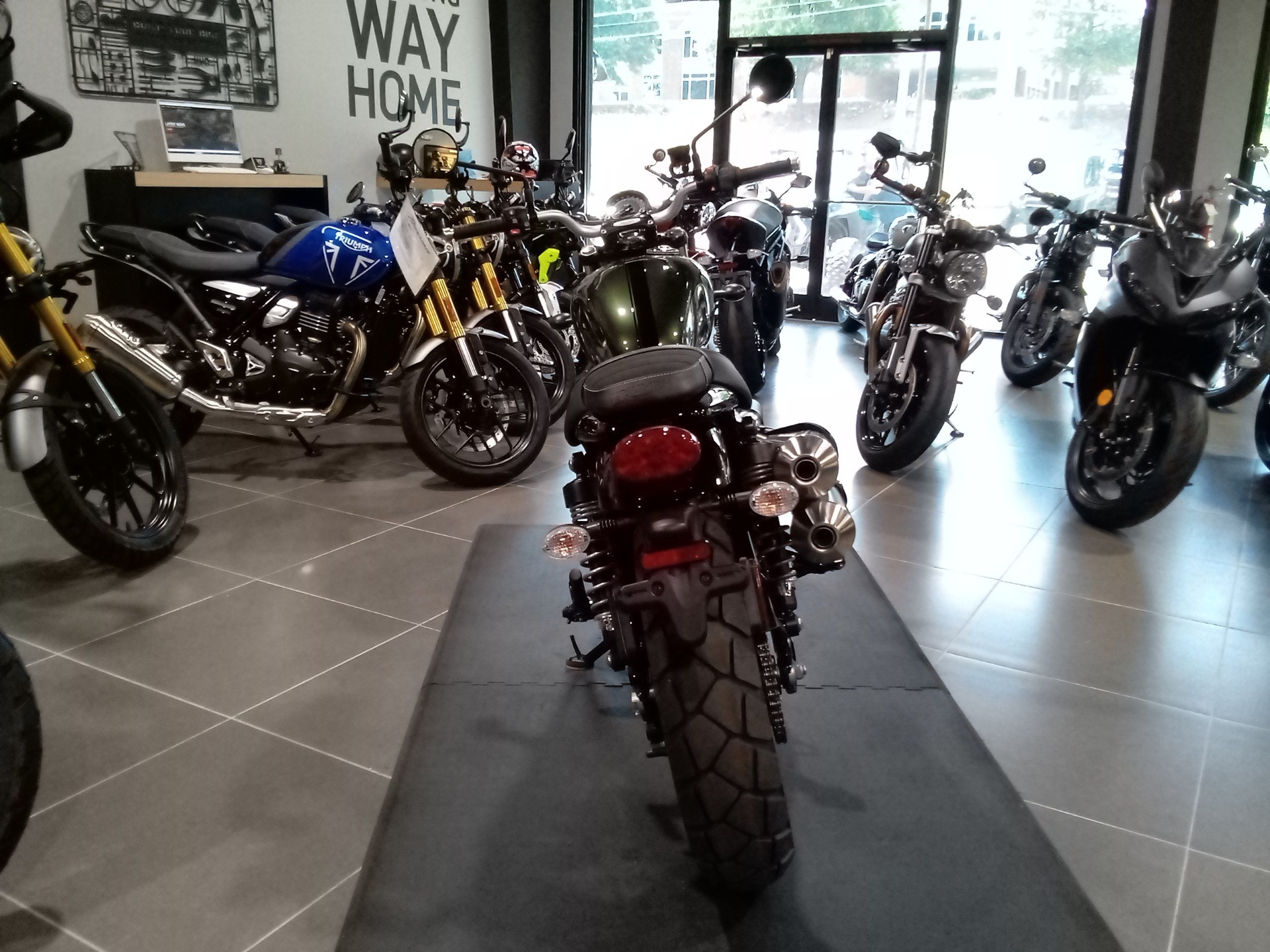 2023 Triumph Scrambler 900 Chrome Edition in Mooresville, North Carolina - Photo 4