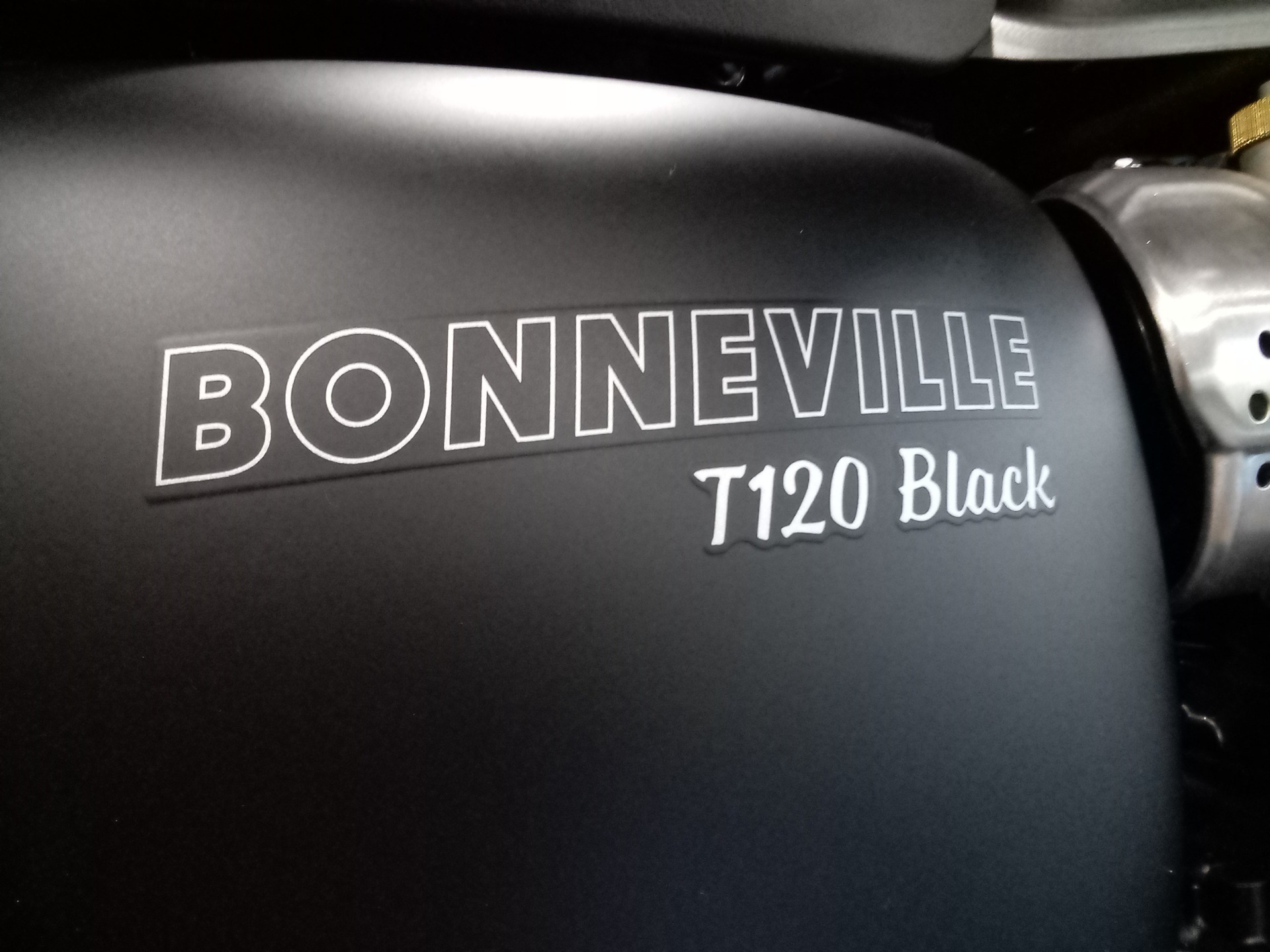 2024 Triumph Bonneville T120 Black in Mooresville, North Carolina - Photo 6