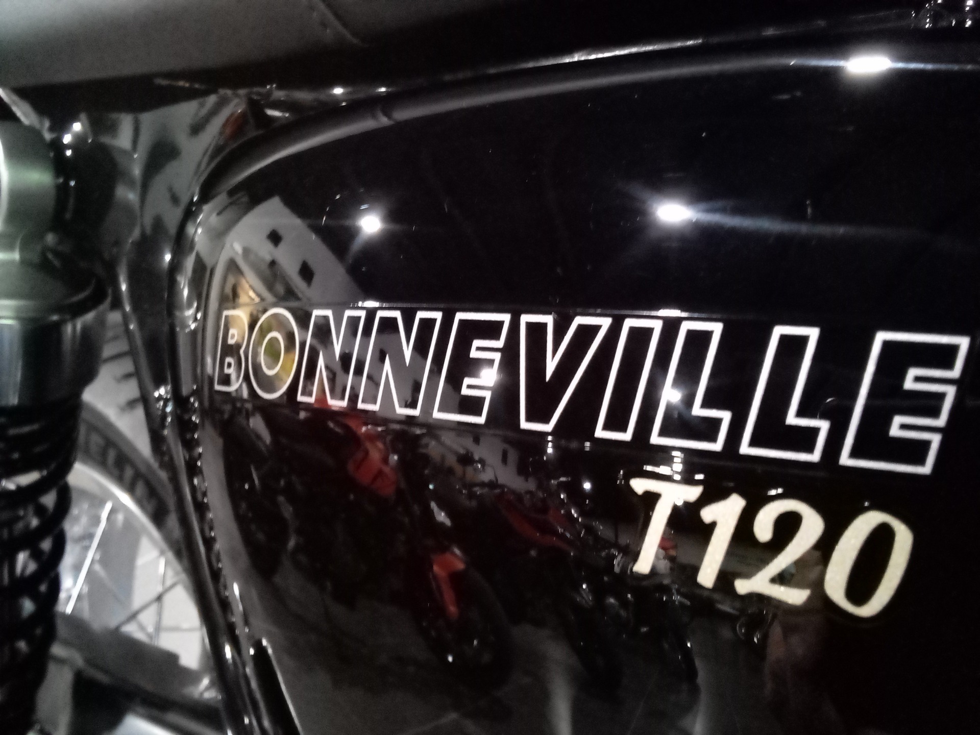 2023 Triumph Bonneville T120 in Mooresville, North Carolina - Photo 6