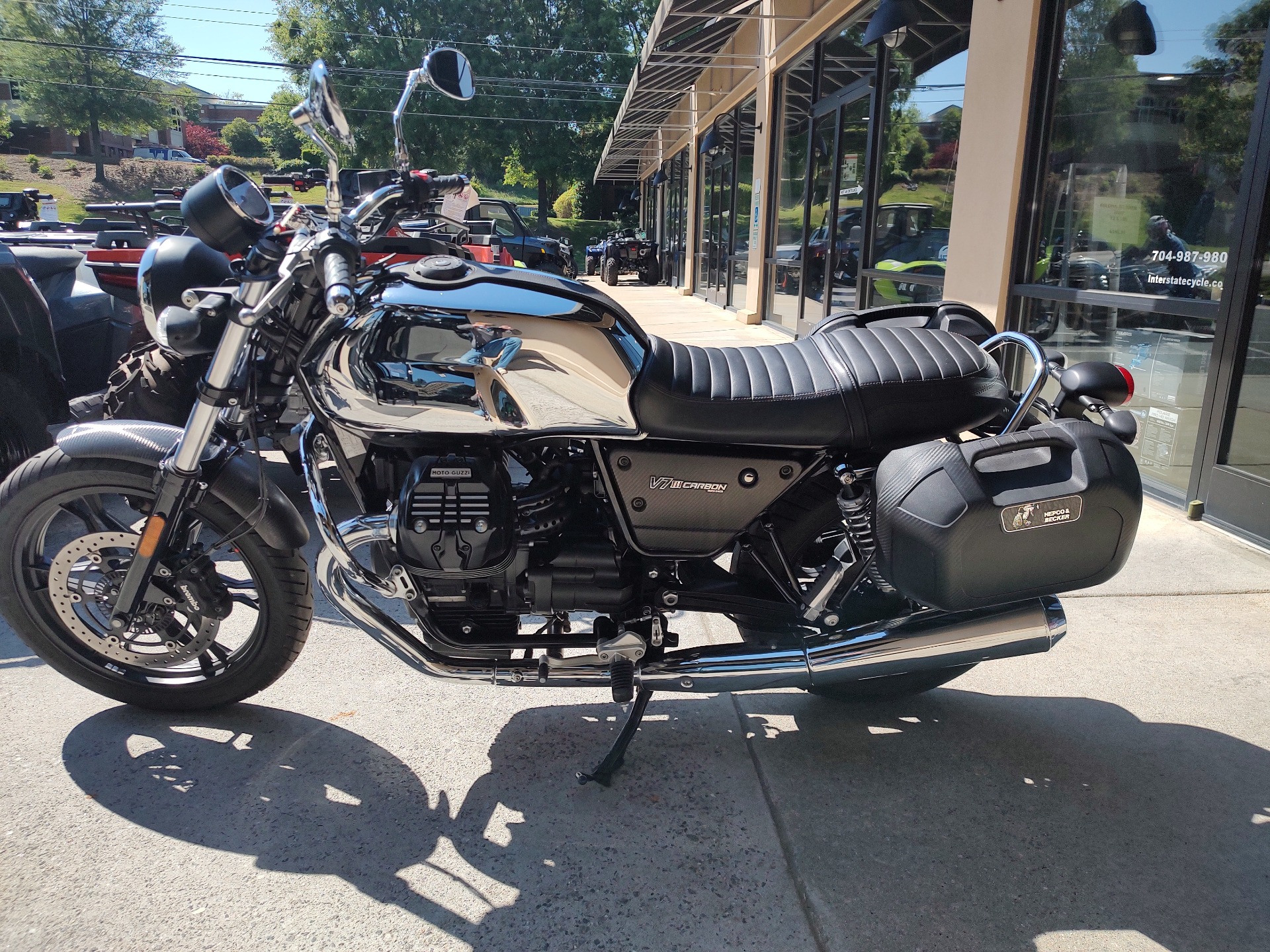 2018 Moto Guzzi V7 III Carbon Shine in Mooresville, North Carolina - Photo 5