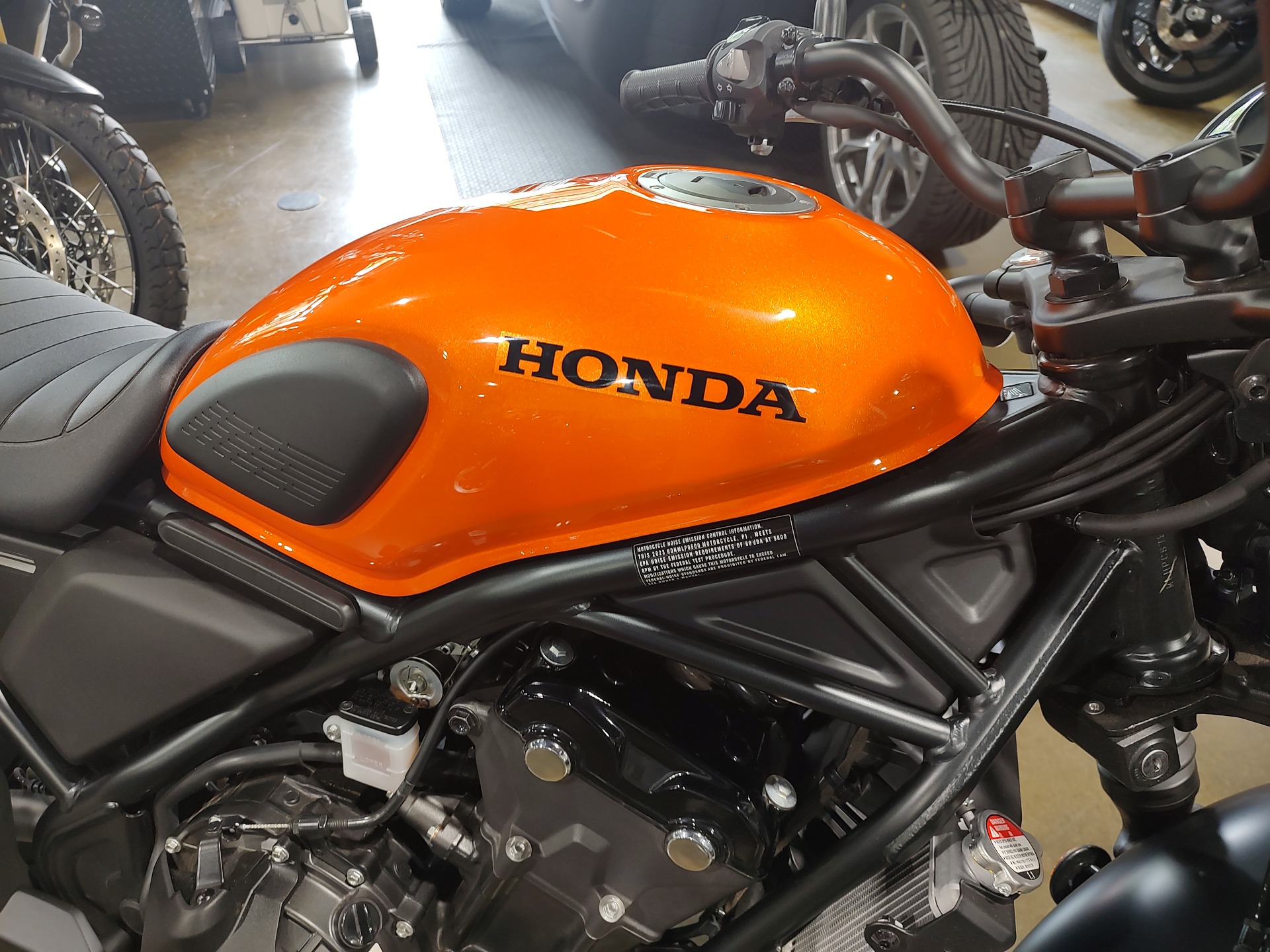 2023 Honda SCL500 in Mooresville, North Carolina - Photo 2