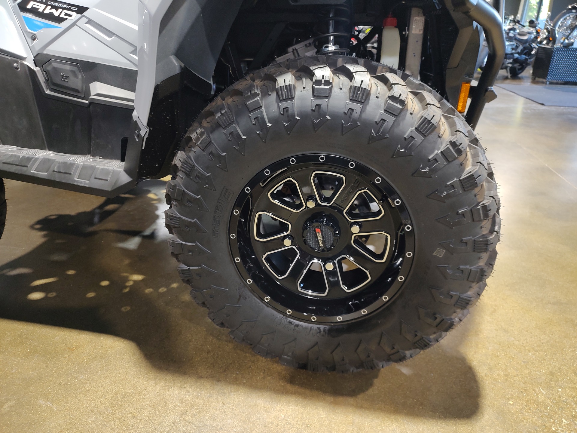 2024 Polaris Sportsman 570 Premium in Mooresville, North Carolina - Photo 2