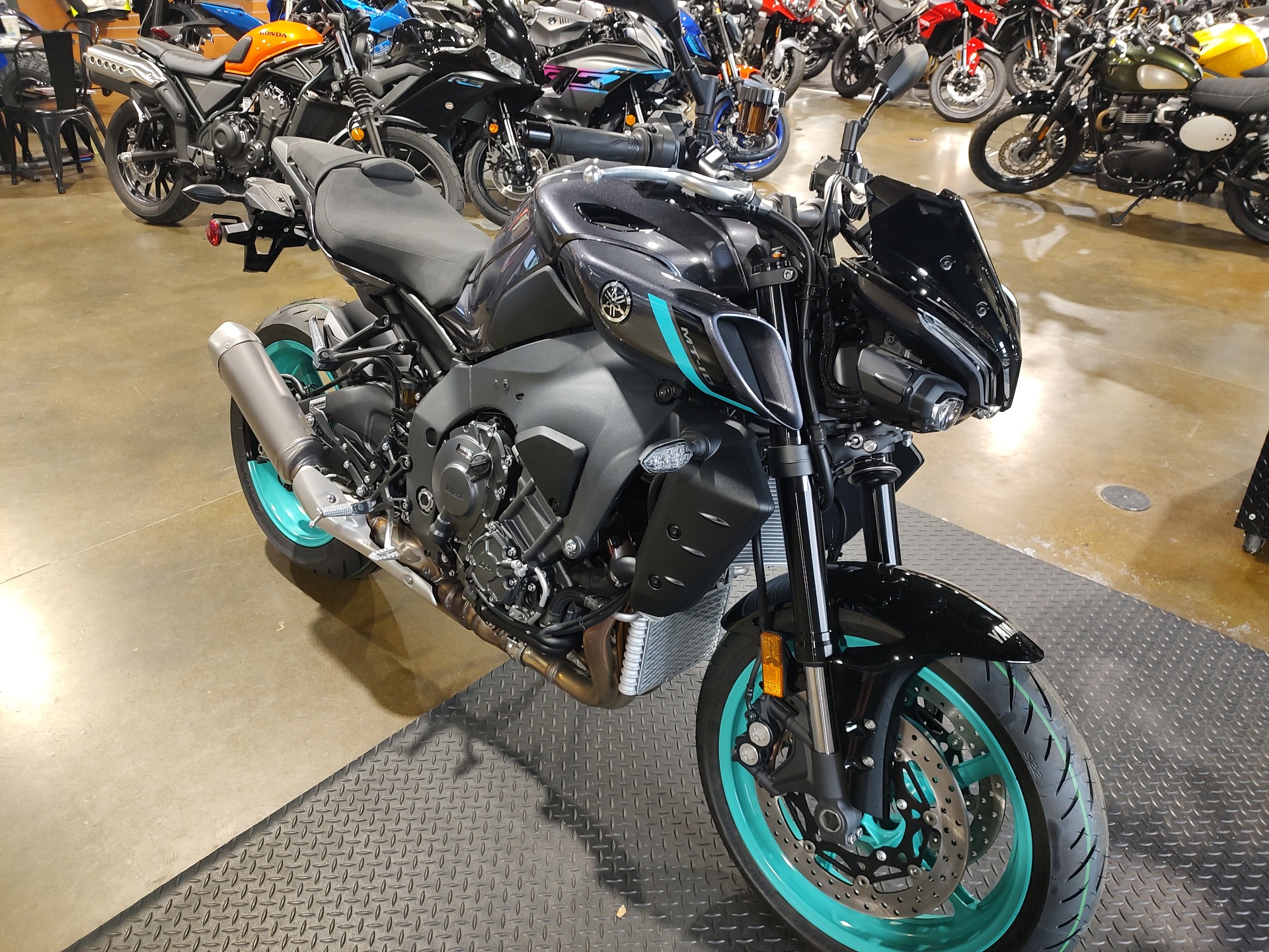 2024 Yamaha MT-10 in Mooresville, North Carolina - Photo 4