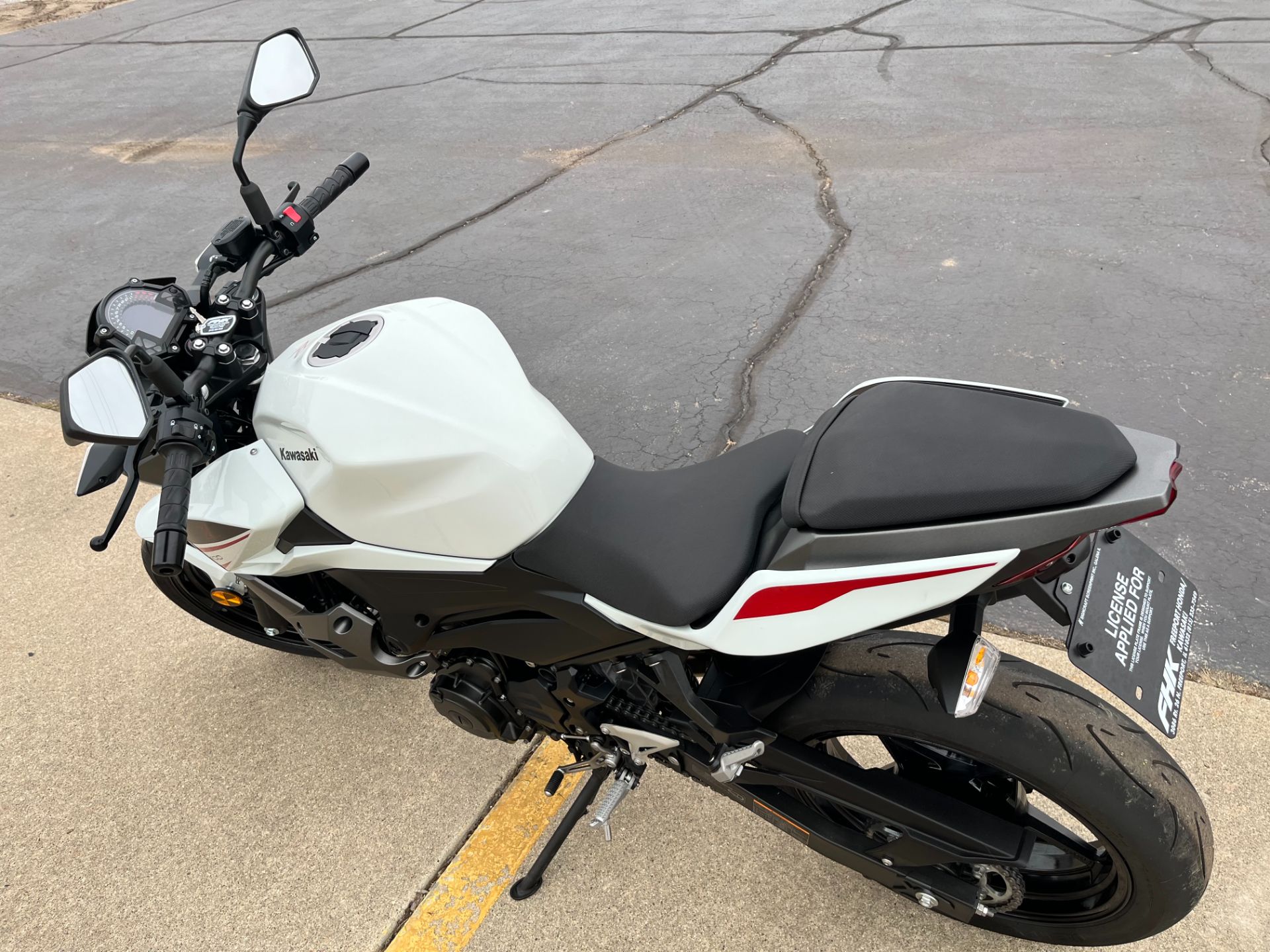 2022 Kawasaki Z400 ABS in Freeport, Illinois - Photo 5