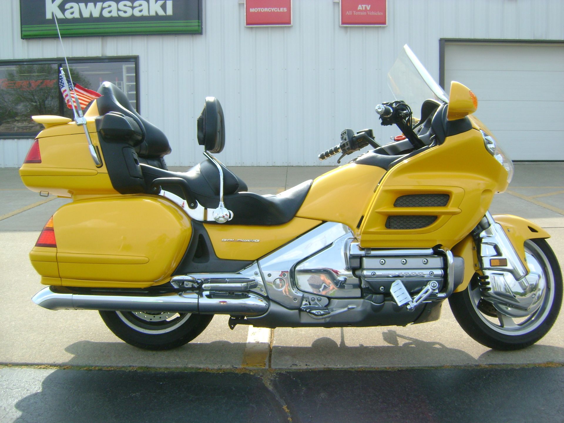 2001 Honda GOLD WING 1800 in Freeport, Illinois - Photo 1