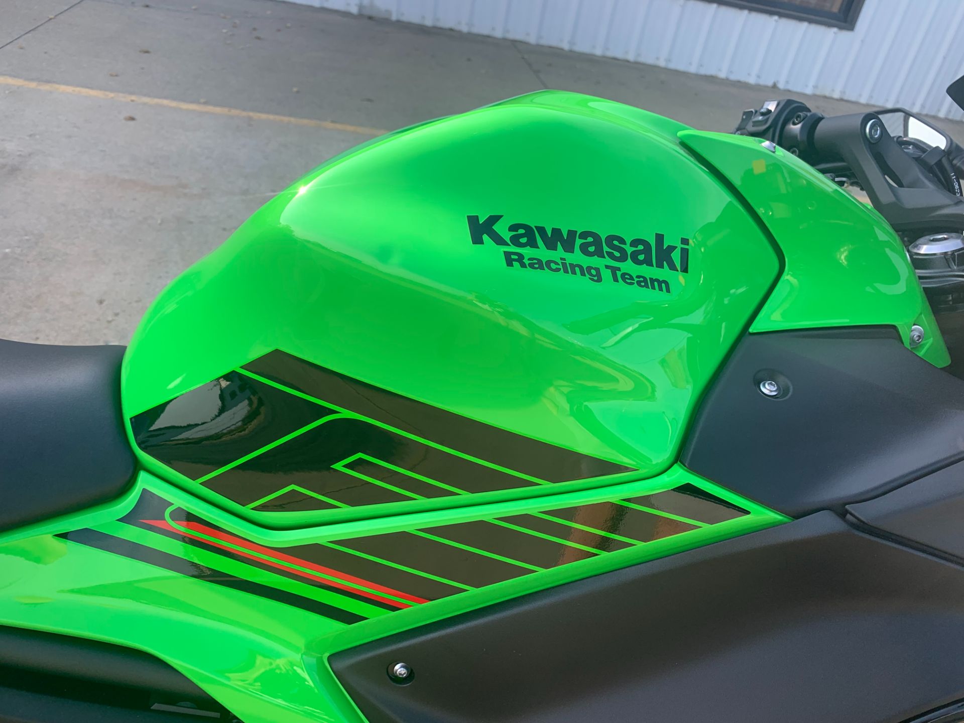 2024 Kawasaki NINJA 650 ABS KRT EDITION in Freeport, Illinois - Photo 16