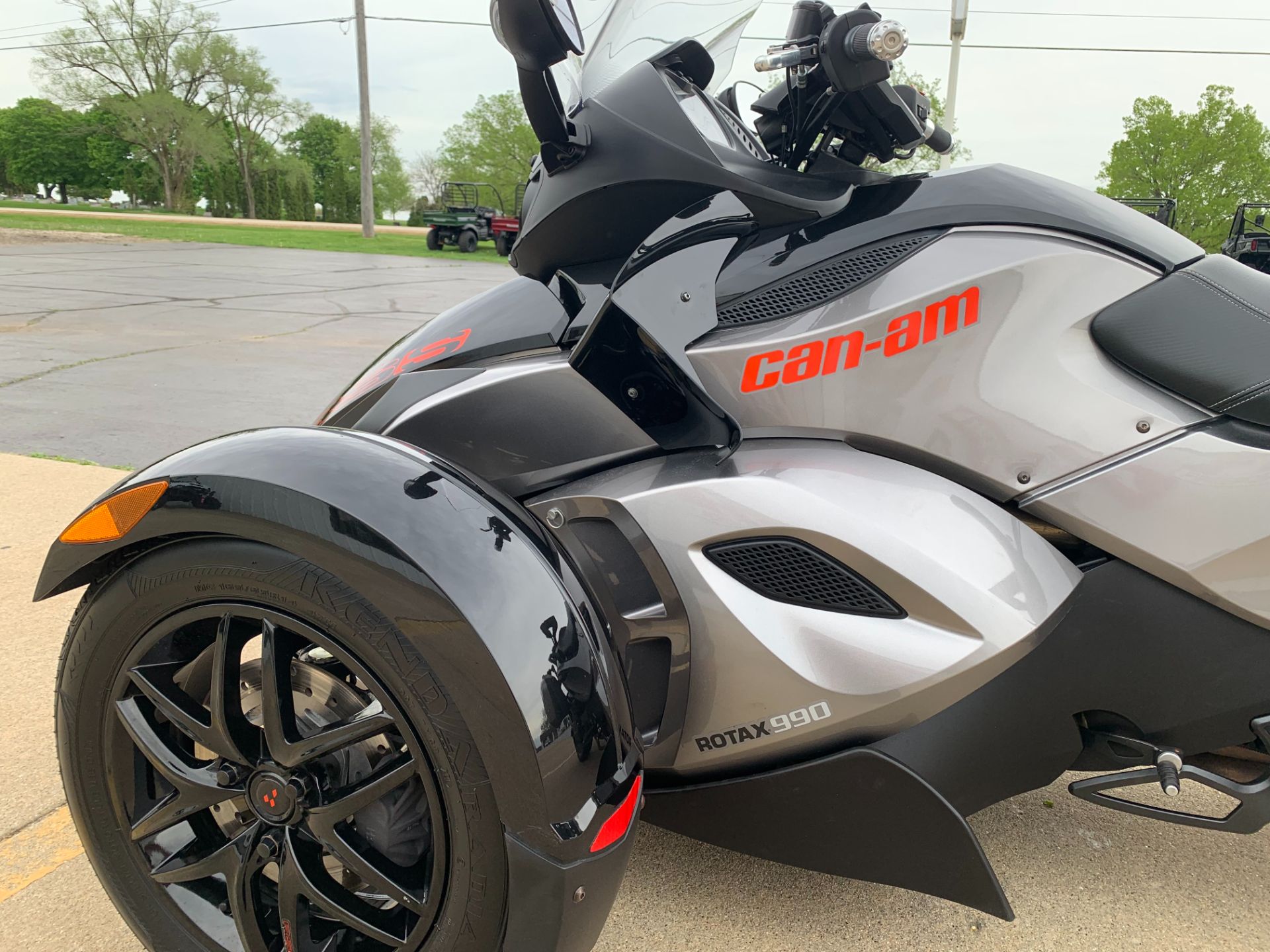 2012 CAN AM SPYDER RS-S SE5 in Freeport, Illinois - Photo 3