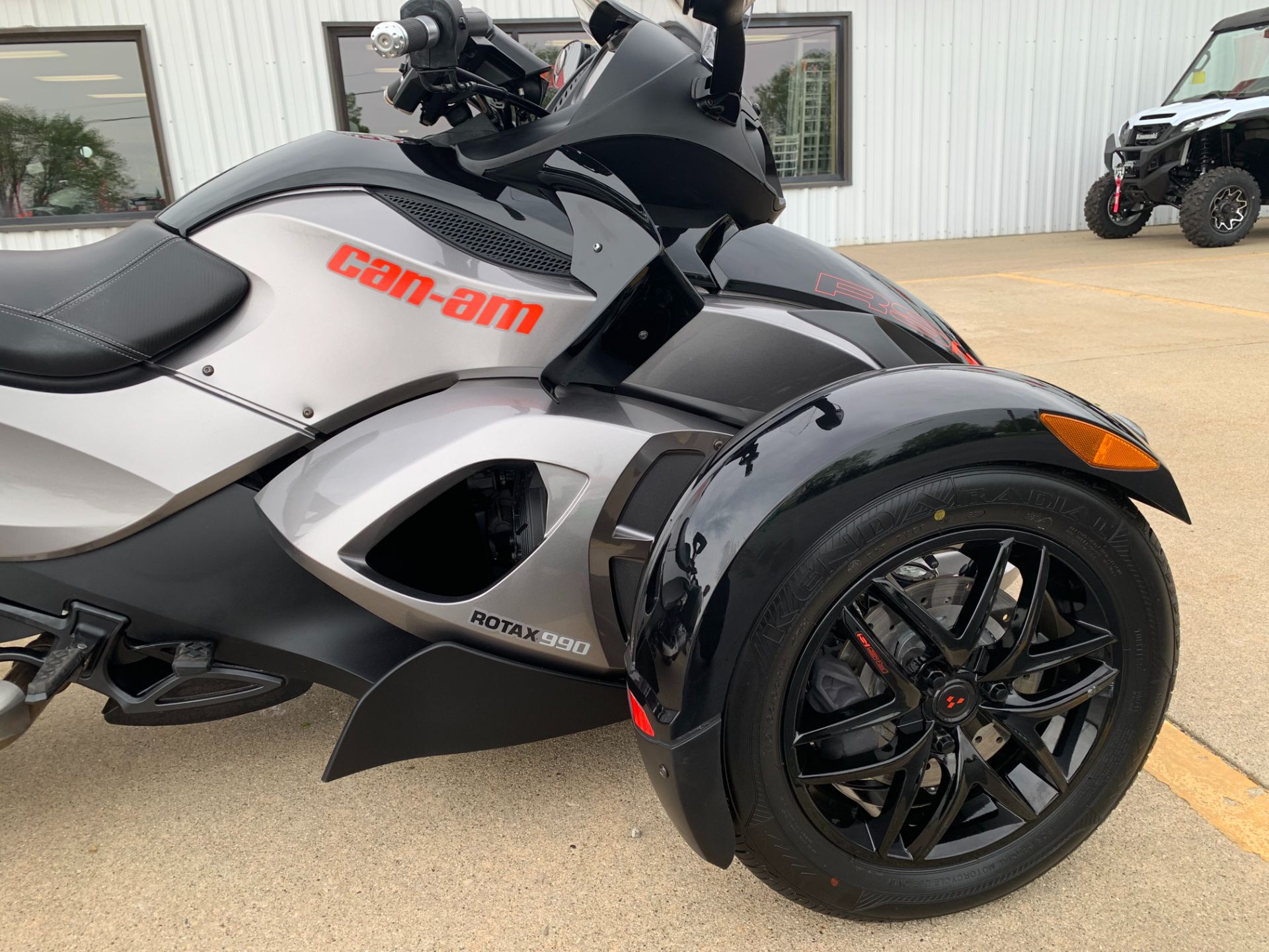 2012 CAN AM SPYDER RS-S SE5 in Freeport, Illinois - Photo 8