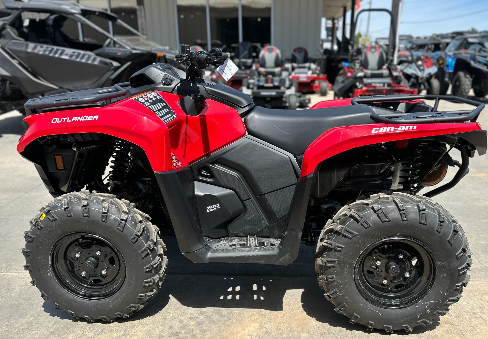 2024 Can-Am Outlander DPS 700 in Festus, Missouri - Photo 1