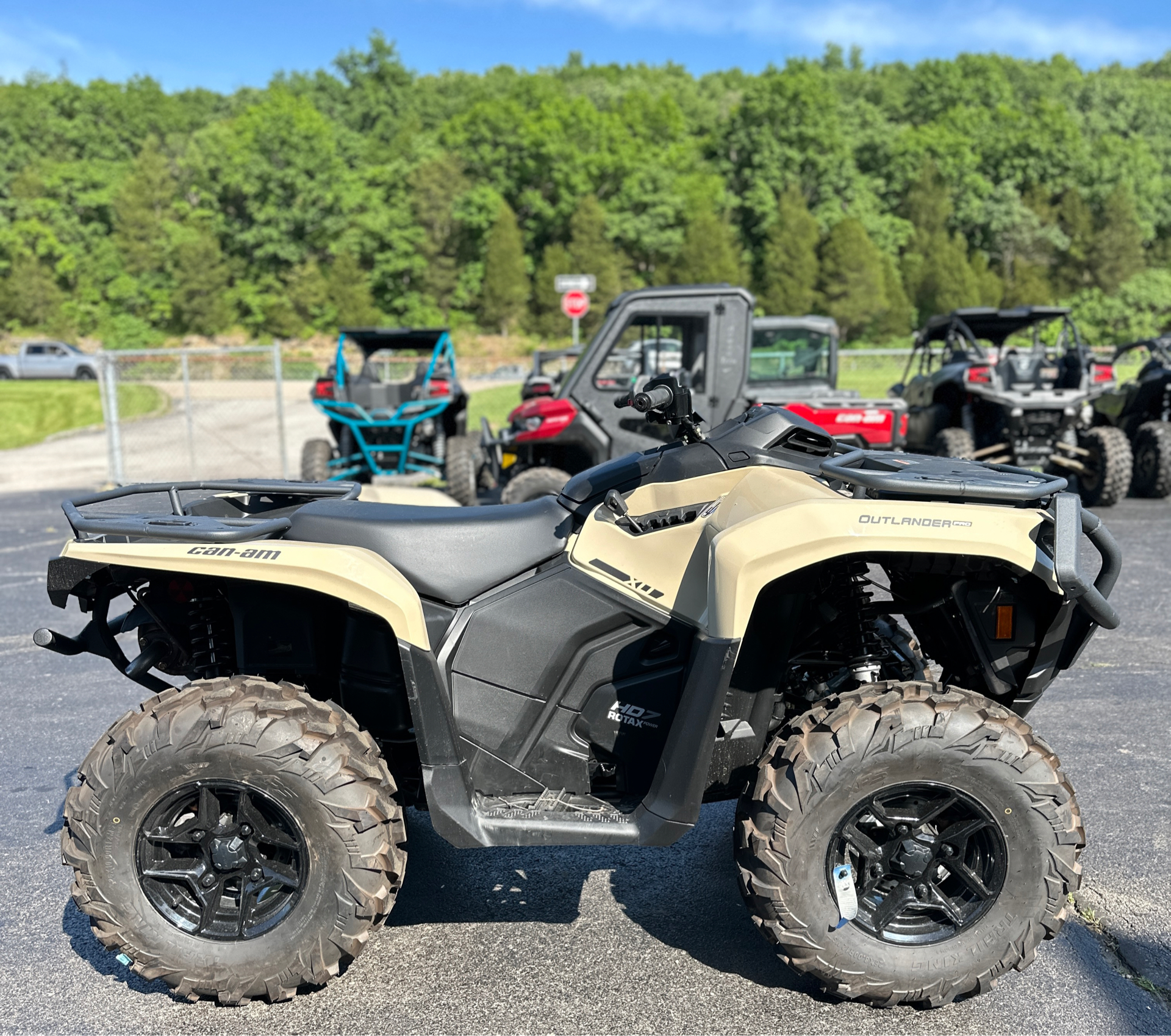 2024 Can-Am Outlander PRO XU HD7 in Festus, Missouri - Photo 4