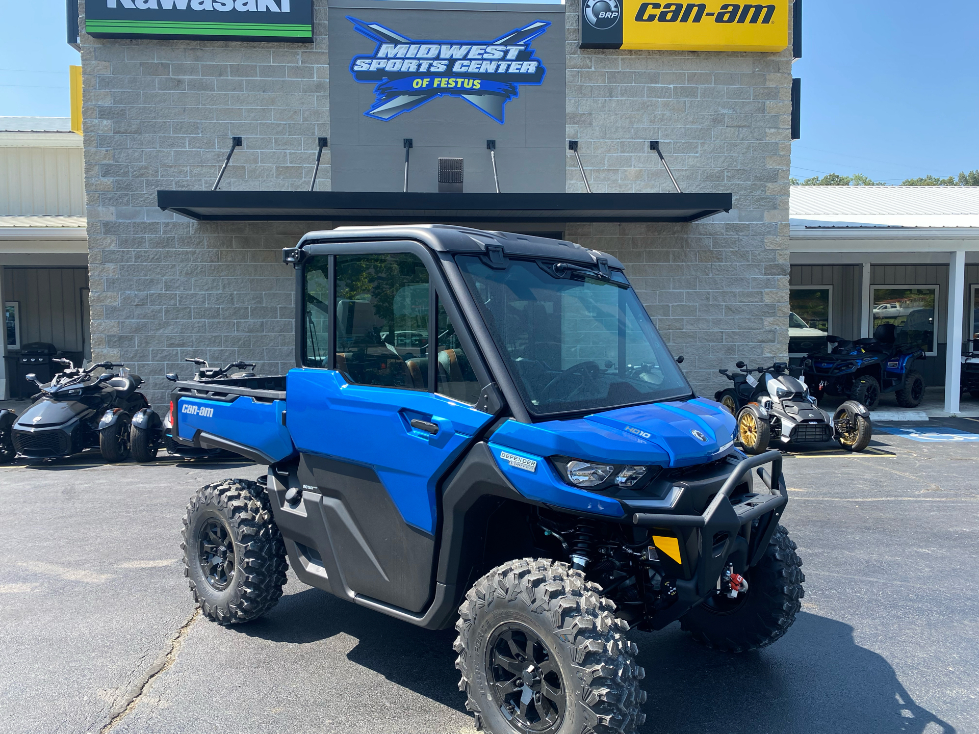 2023 Can-Am Defender Limited CAB HD10 in Festus, Missouri - Photo 1
