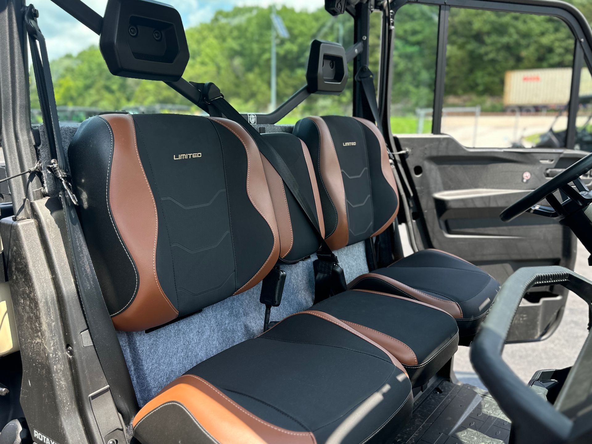 2024 Can-Am Defender Limited in Festus, Missouri - Photo 11