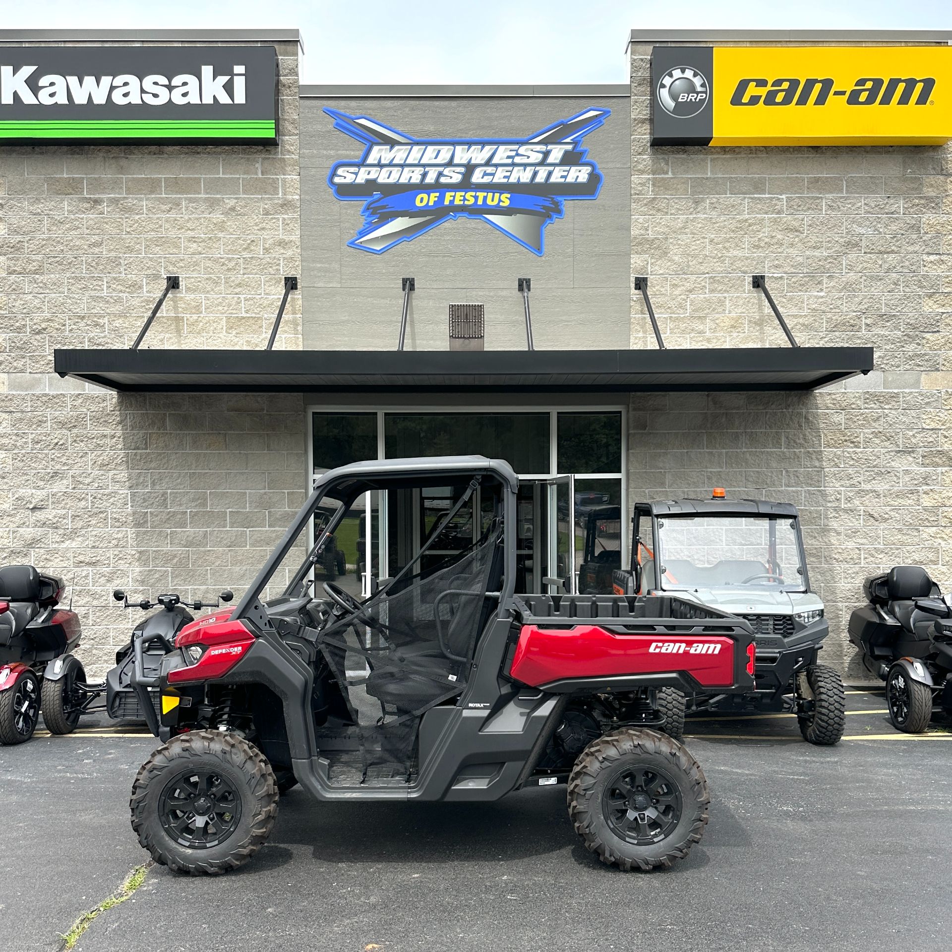 2024 Can-Am Defender XT HD10 in Festus, Missouri - Photo 1