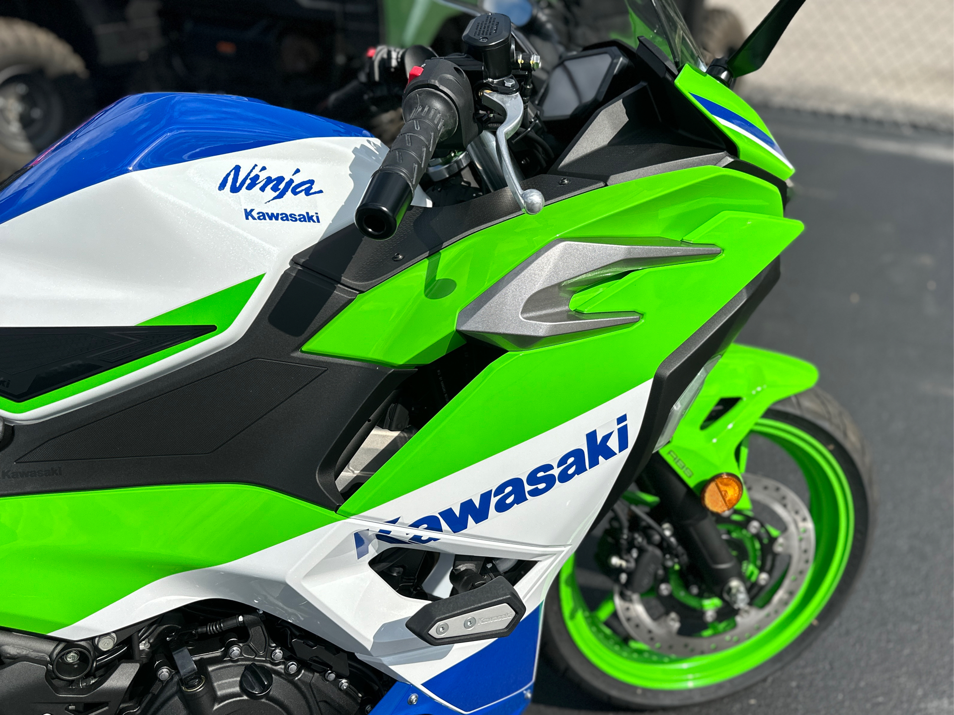 2024 Kawasaki Ninja 500 SE 40th Anniversary Edition ABS in Festus, Missouri - Photo 6