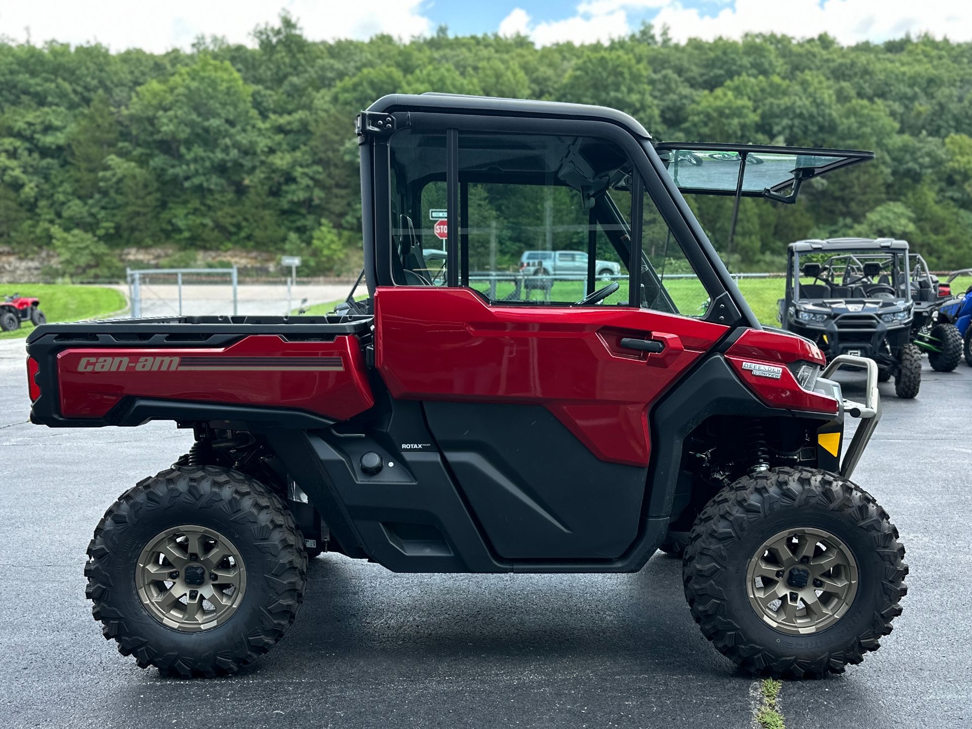 2024 Can-Am Defender Limited in Festus, Missouri - Photo 5