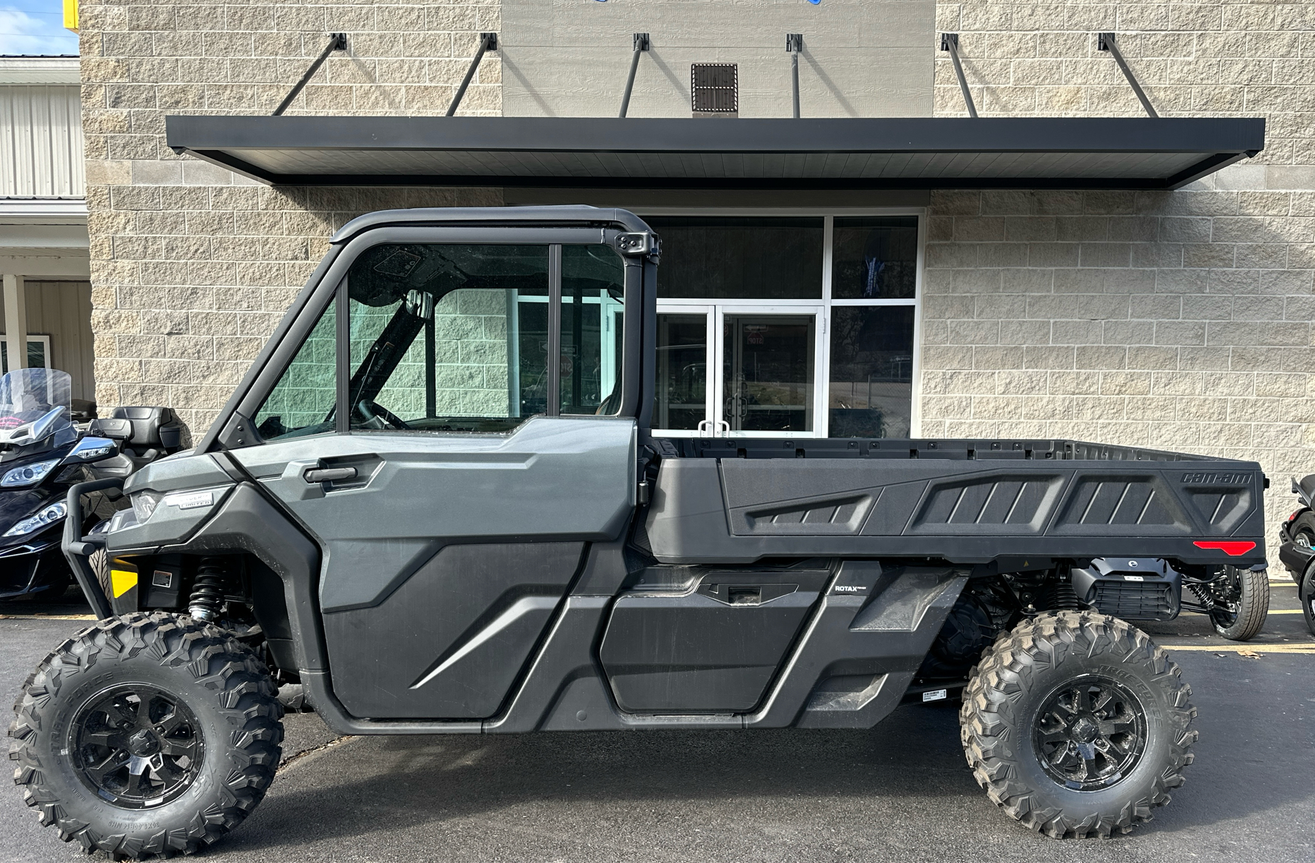 2024 Can-Am Defender Pro Limited CAB HD10 in Festus, Missouri - Photo 13