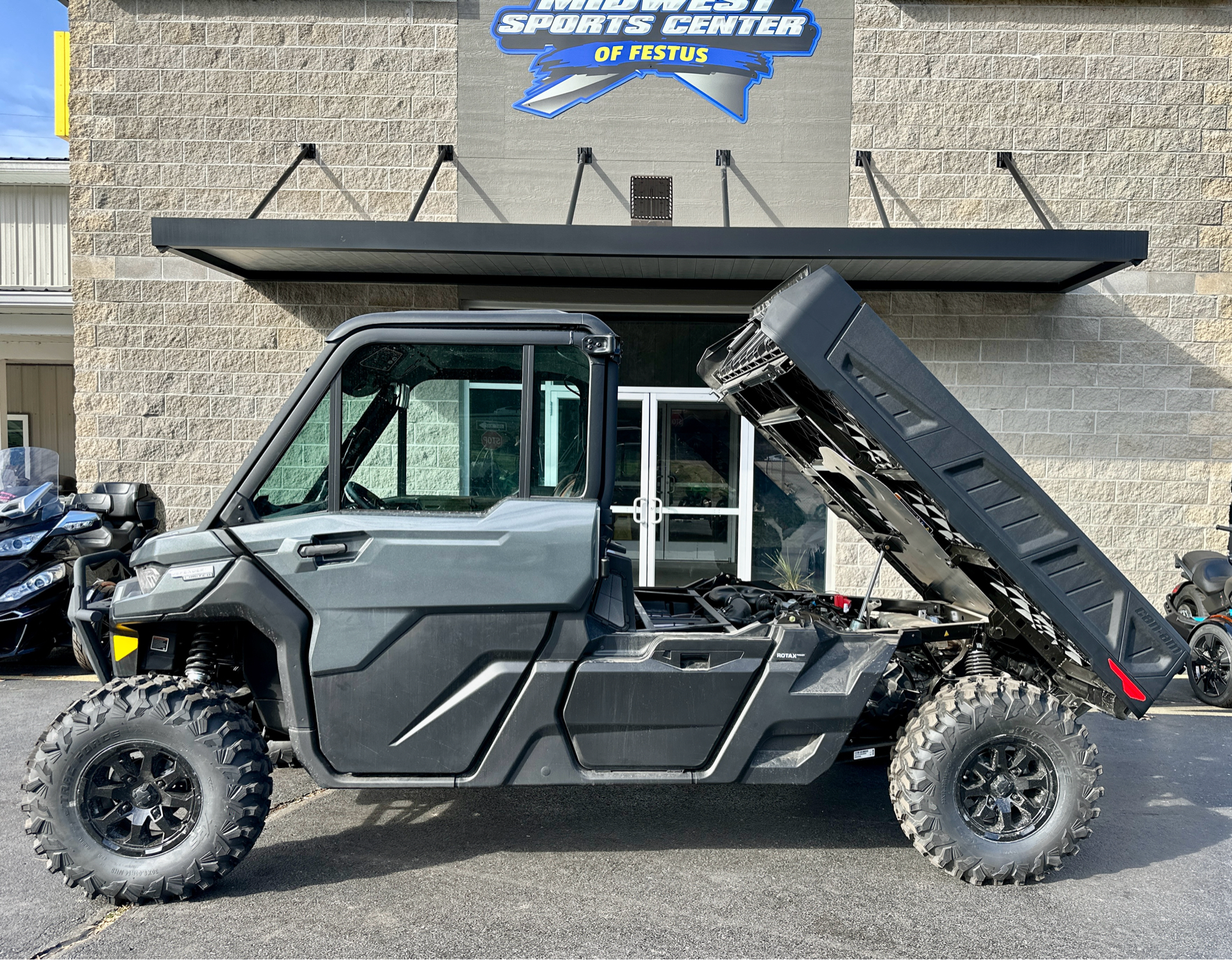 2024 Can-Am Defender Pro Limited CAB HD10 in Festus, Missouri - Photo 15