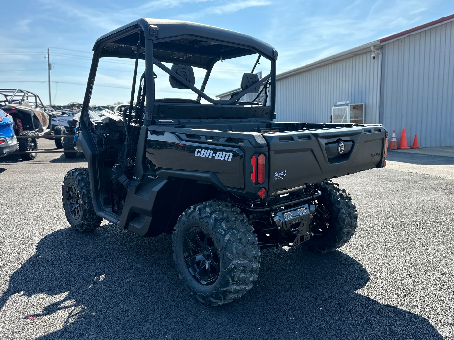 2025 Can-Am Defender XT HD9 in Farmington, Missouri - Photo 5