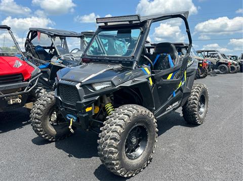 2015 Polaris RZR® S 900 EPS in Farmington, Missouri - Photo 2