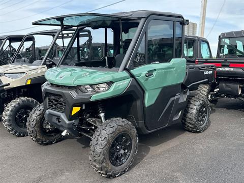 2025 Can-Am DEFENDER DPS CAB HD9 in Farmington, Missouri - Photo 3