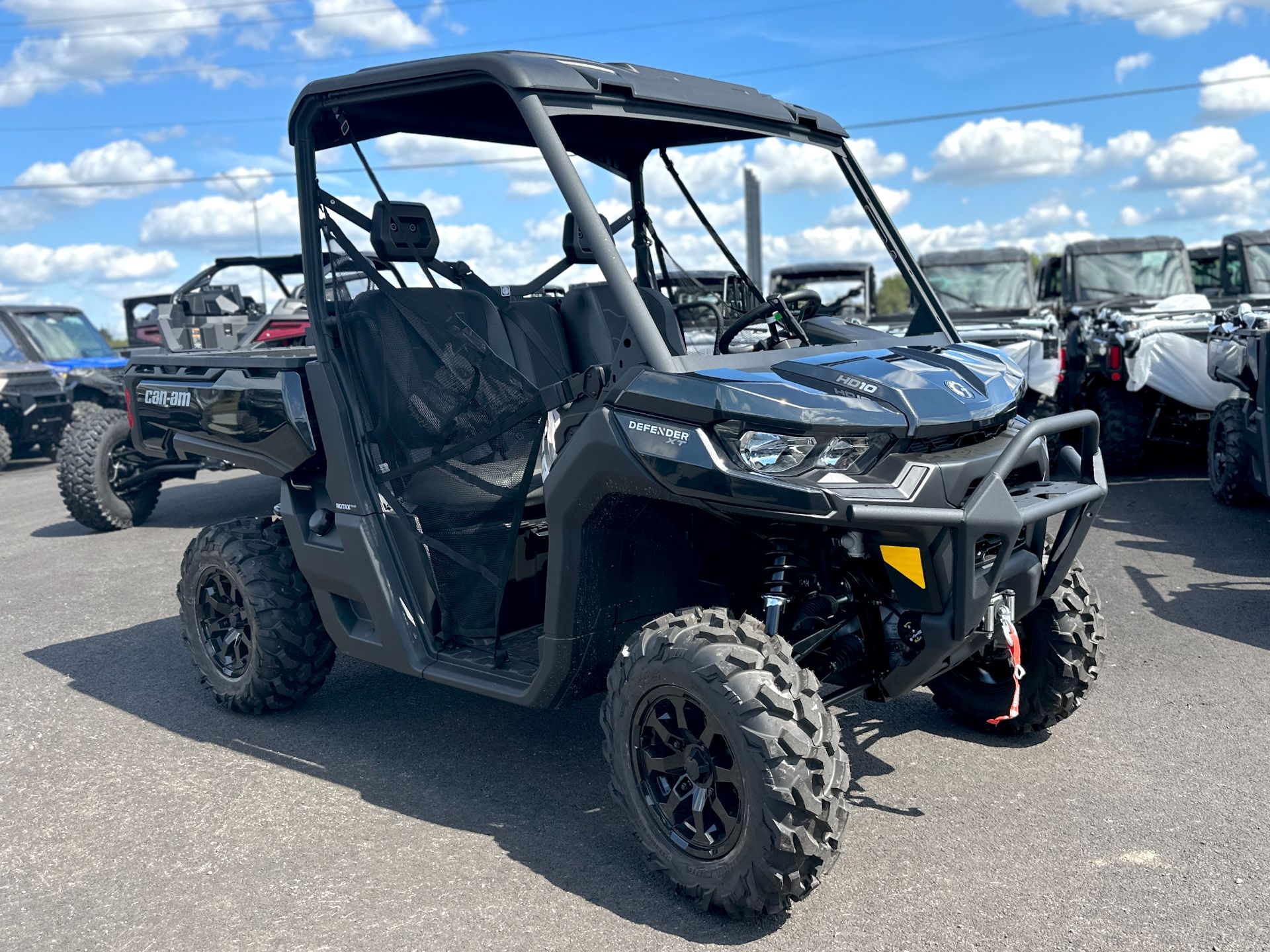 2025 Can-Am Defender XT HD10 in Farmington, Missouri - Photo 1