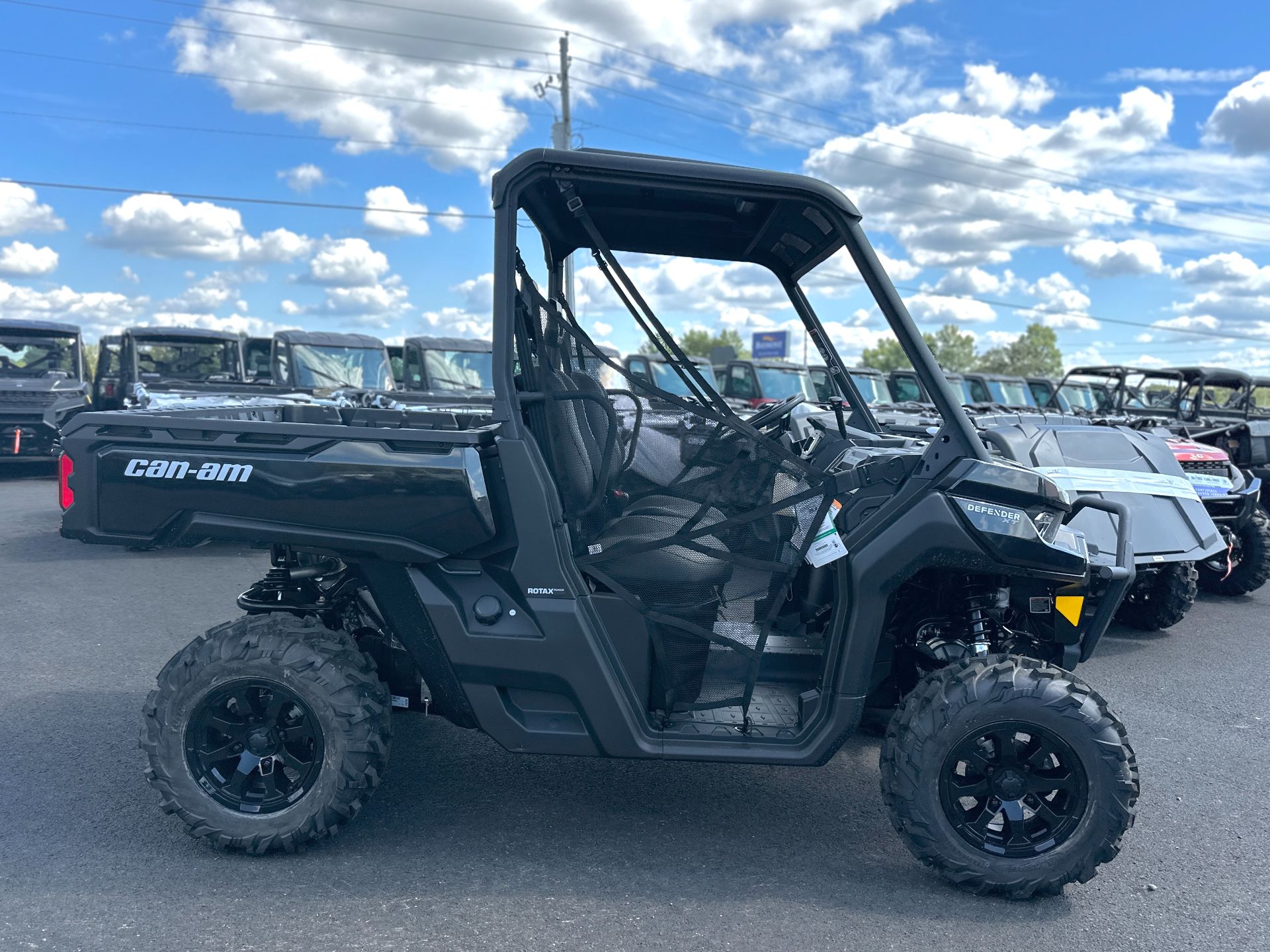 2025 Can-Am Defender XT HD10 in Farmington, Missouri - Photo 2