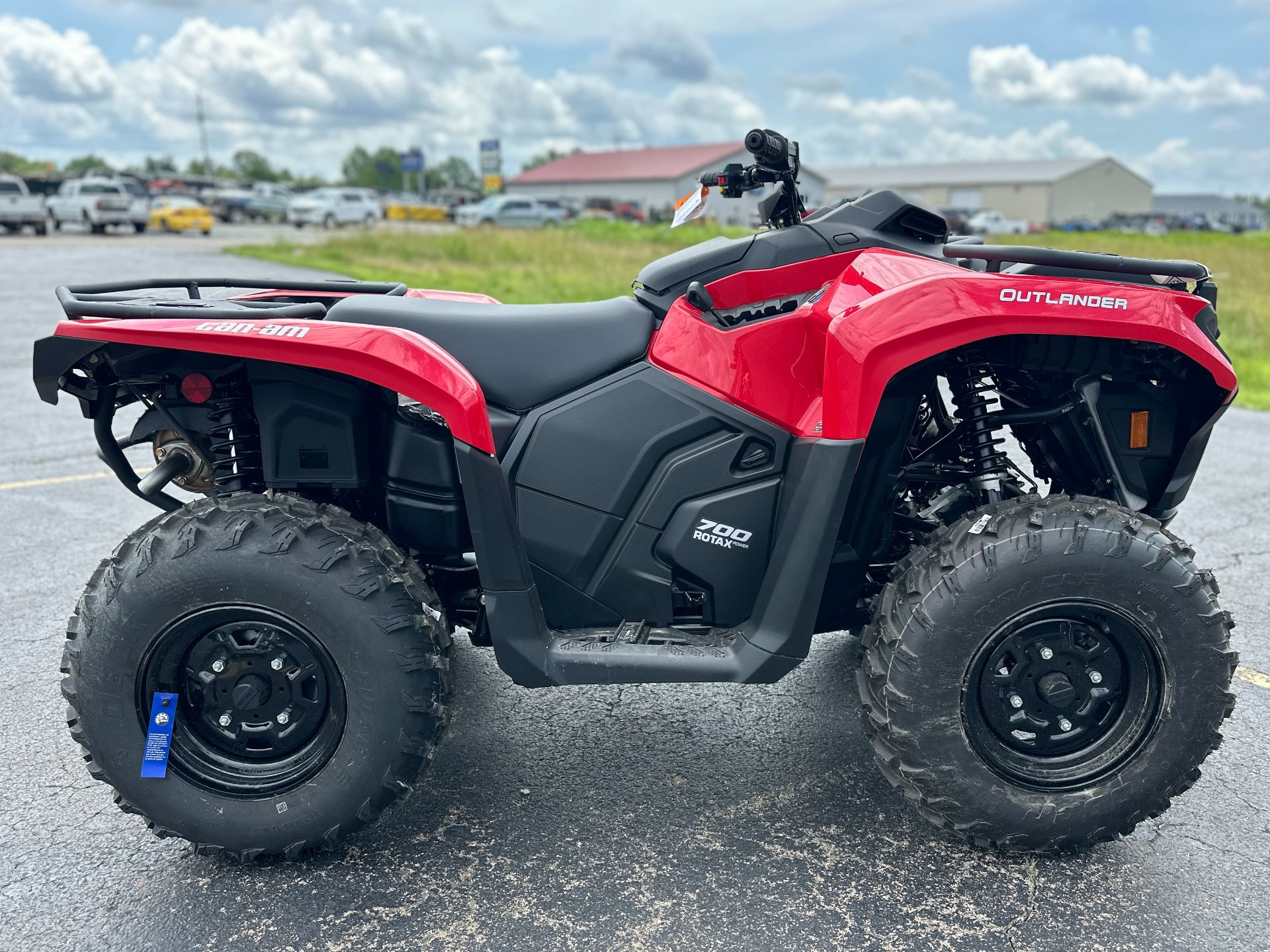 2024 Can-Am Outlander 700 in Farmington, Missouri - Photo 7