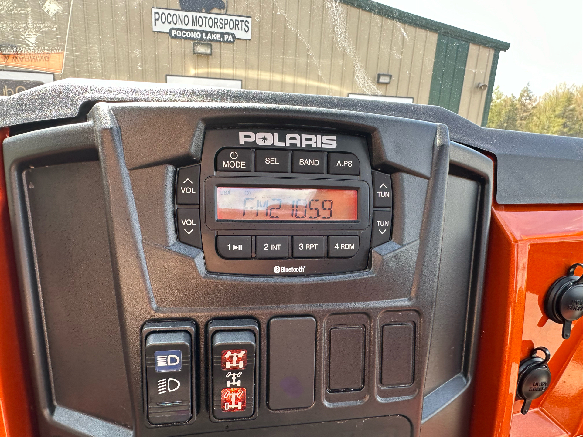 2014 Polaris Ranger XP® 900 Deluxe in Pocono Lake, Pennsylvania - Photo 3
