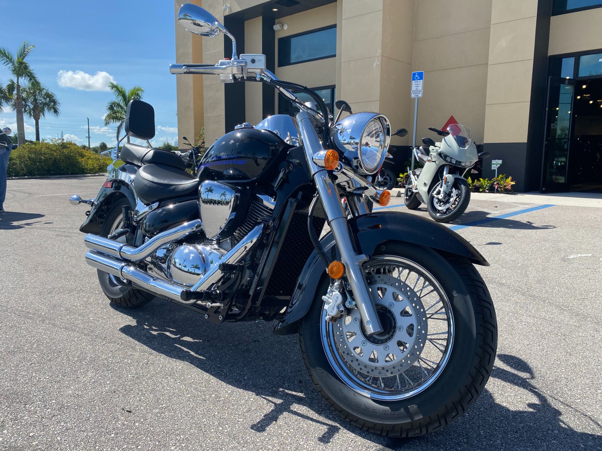 2019 Suzuki Boulevard C50T in Fort Myers, Florida - Photo 9
