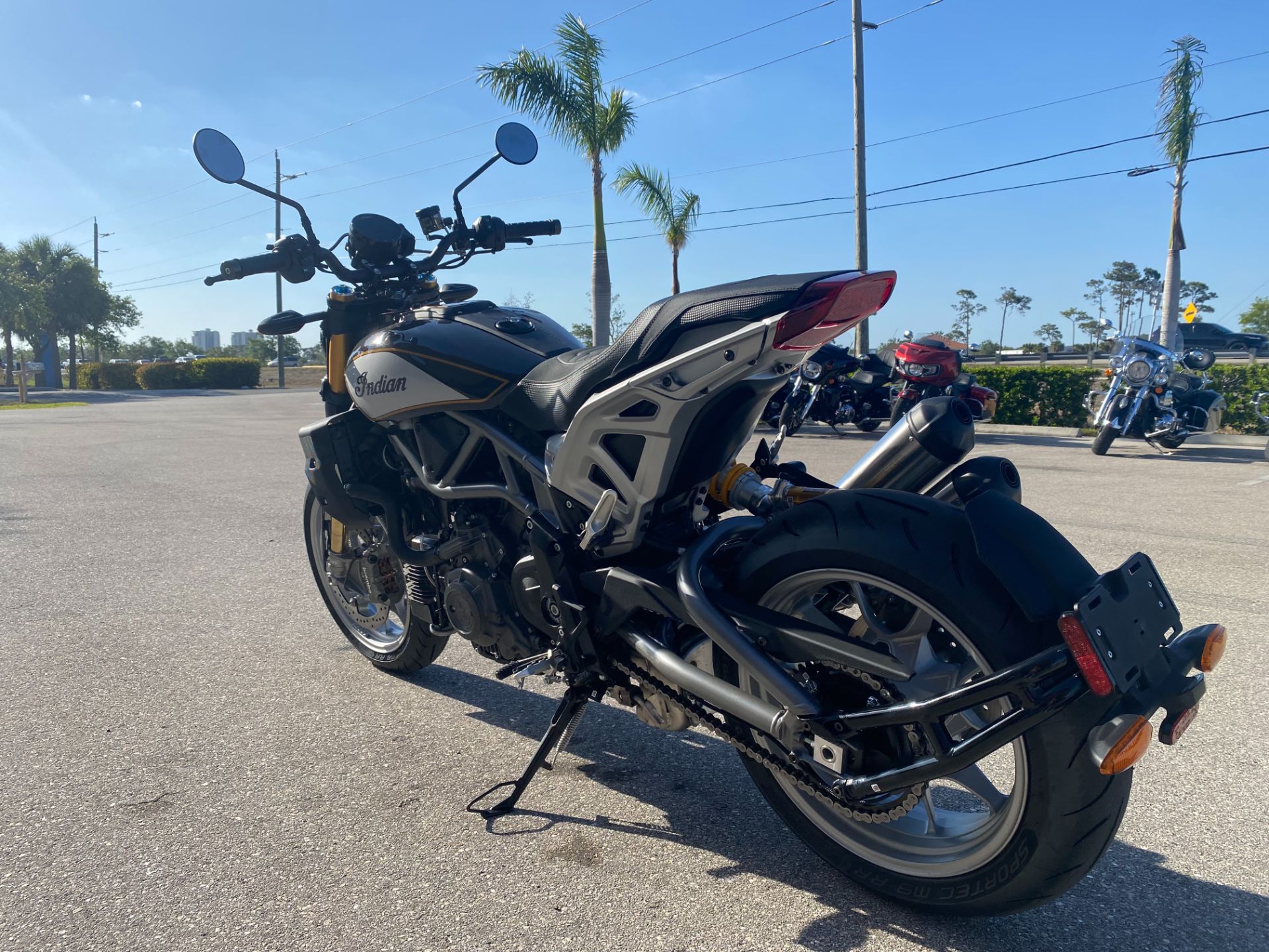 2023 Indian Motorcycle FTR R Carbon in Fort Myers, Florida - Photo 6