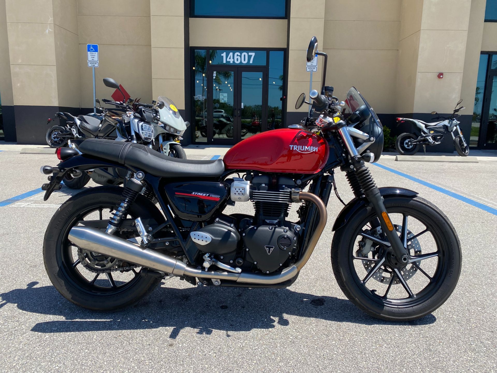 2019 Triumph Street Twin in Fort Myers, Florida - Photo 2