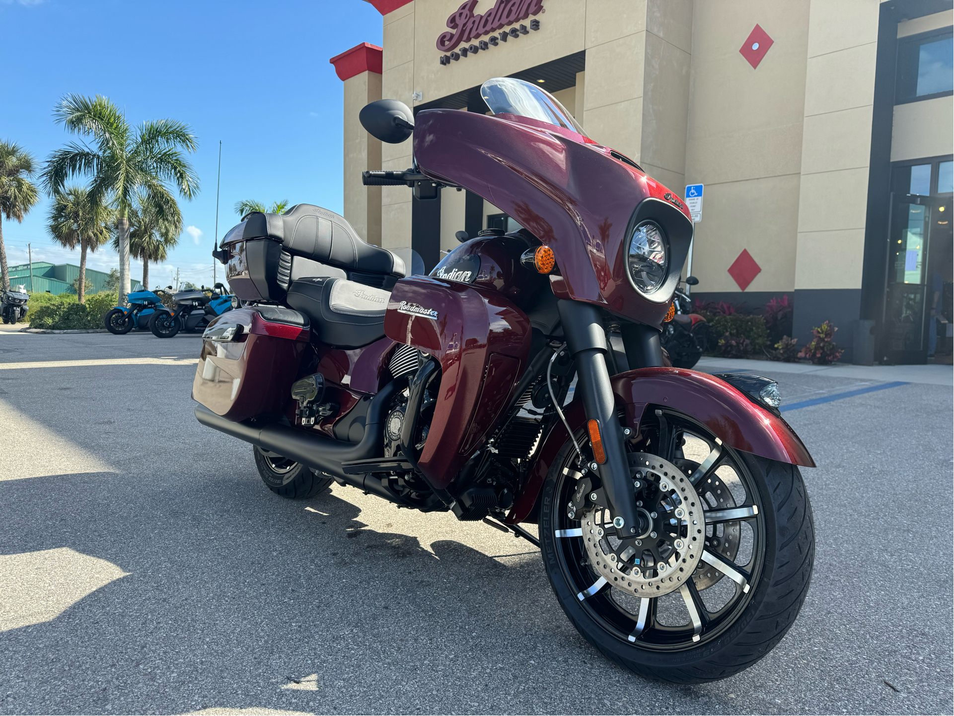 2024 Indian Motorcycle Roadmaster® Dark Horse® with PowerBand Audio Package in Fort Myers, Florida - Photo 10