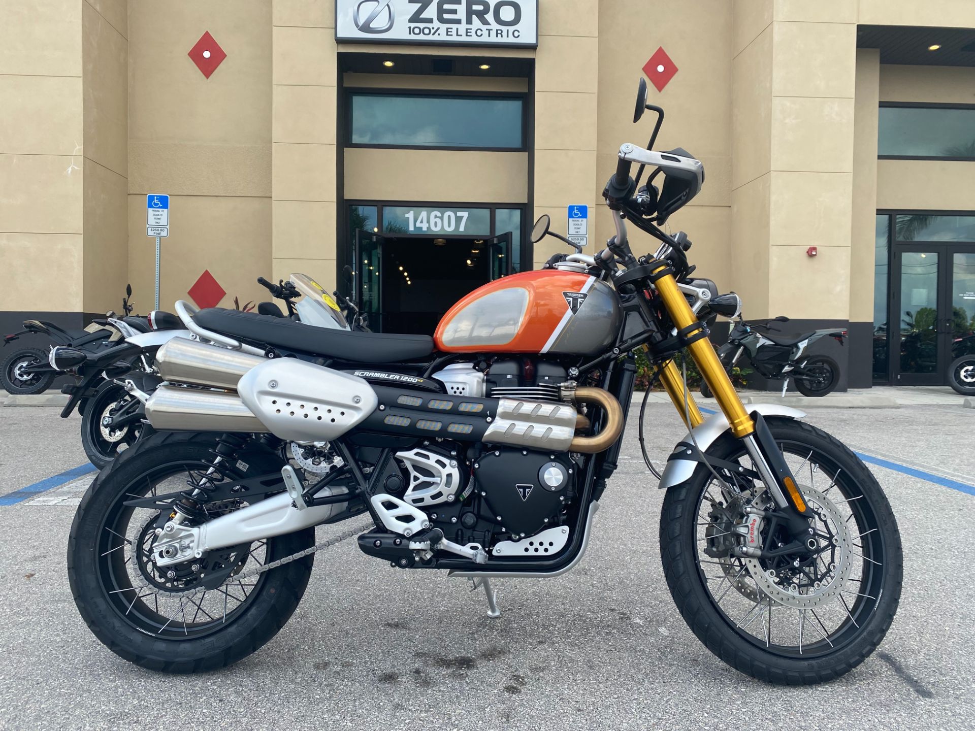 2022 Triumph Scrambler 1200 XE Gold Line in Fort Myers, Florida - Photo 2