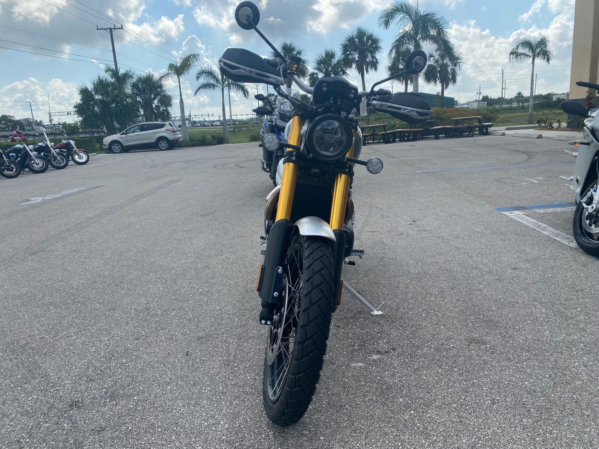 2022 Triumph Scrambler 1200 XE Gold Line in Fort Myers, Florida - Photo 8