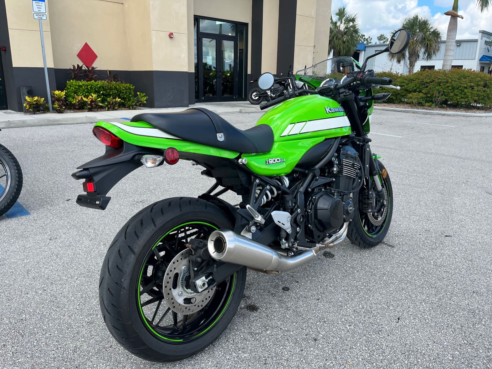 2019 Kawasaki Z900RS Cafe in Fort Myers, Florida - Photo 3