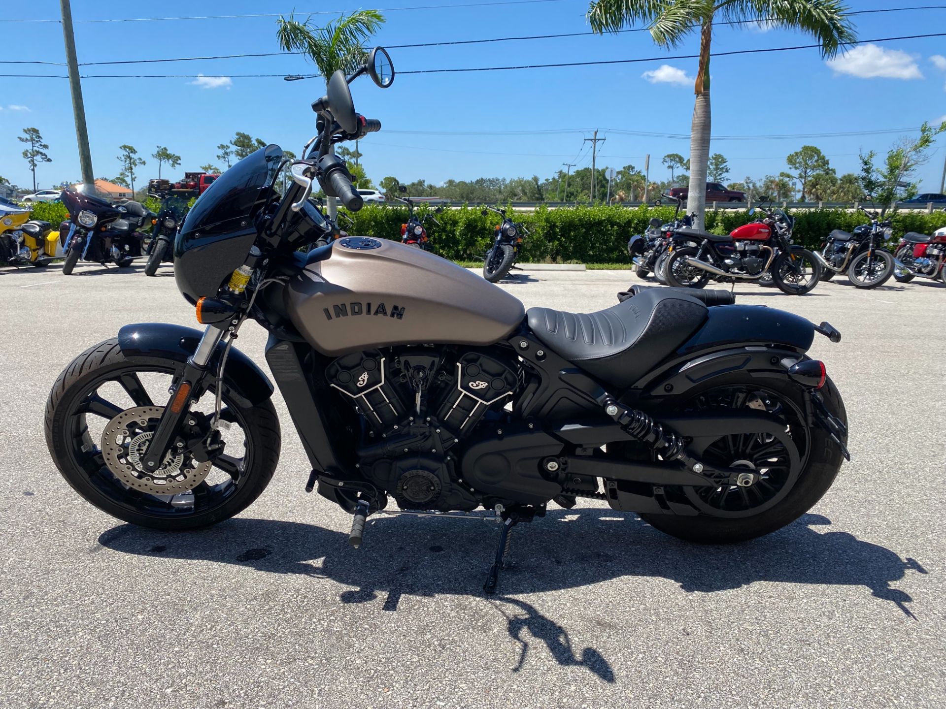 2022 Indian Motorcycle Scout® Rogue Sixty ABS in Fort Myers, Florida - Photo 6