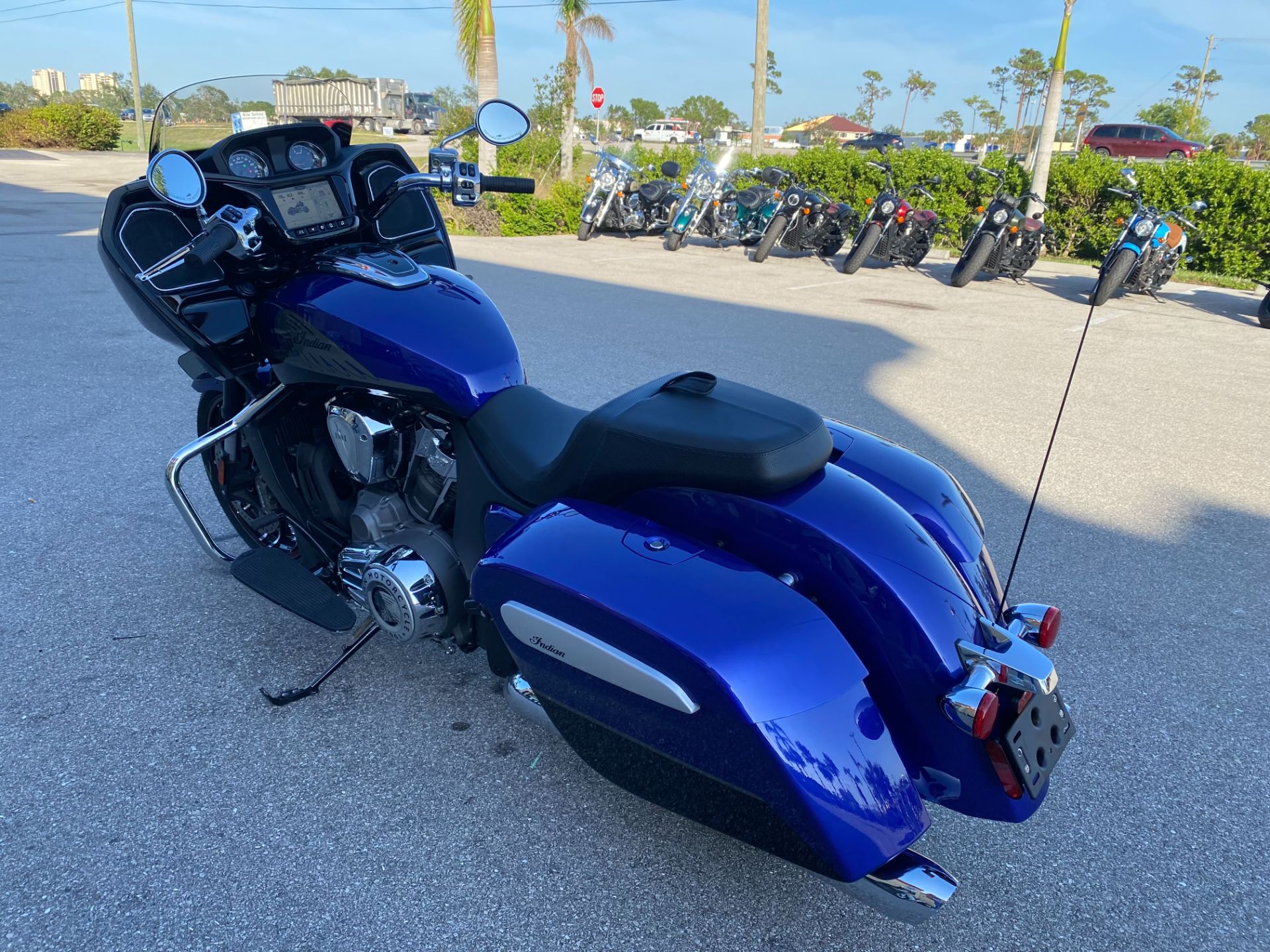 2023 Indian Motorcycle Challenger® Limited in Fort Myers, Florida - Photo 5