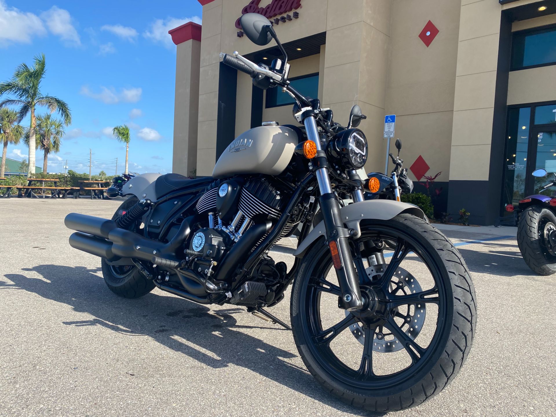 2023 Indian Motorcycle Chief in Fort Myers, Florida - Photo 9