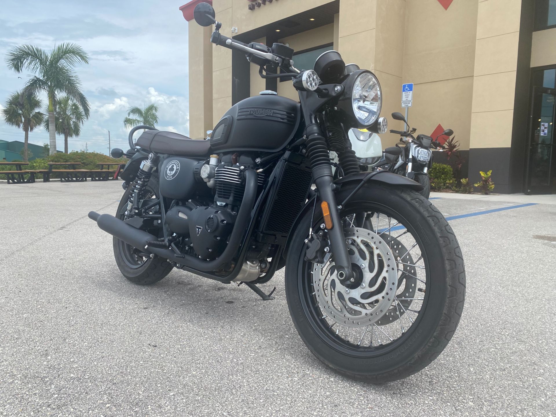2020 Triumph Bonneville T120 in Fort Myers, Florida - Photo 9