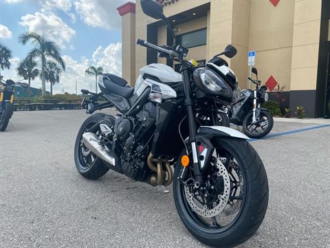 2024 Triumph Street Triple 765 R in Fort Myers, Florida - Photo 9